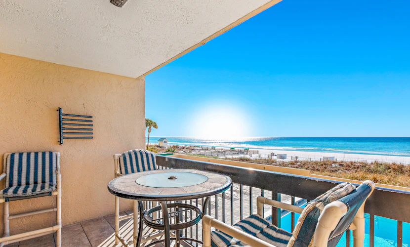 Gulf-Front Condo w/ Lovely Gulf View, Beach Access & Shared Pool/Hot Tub/Gym