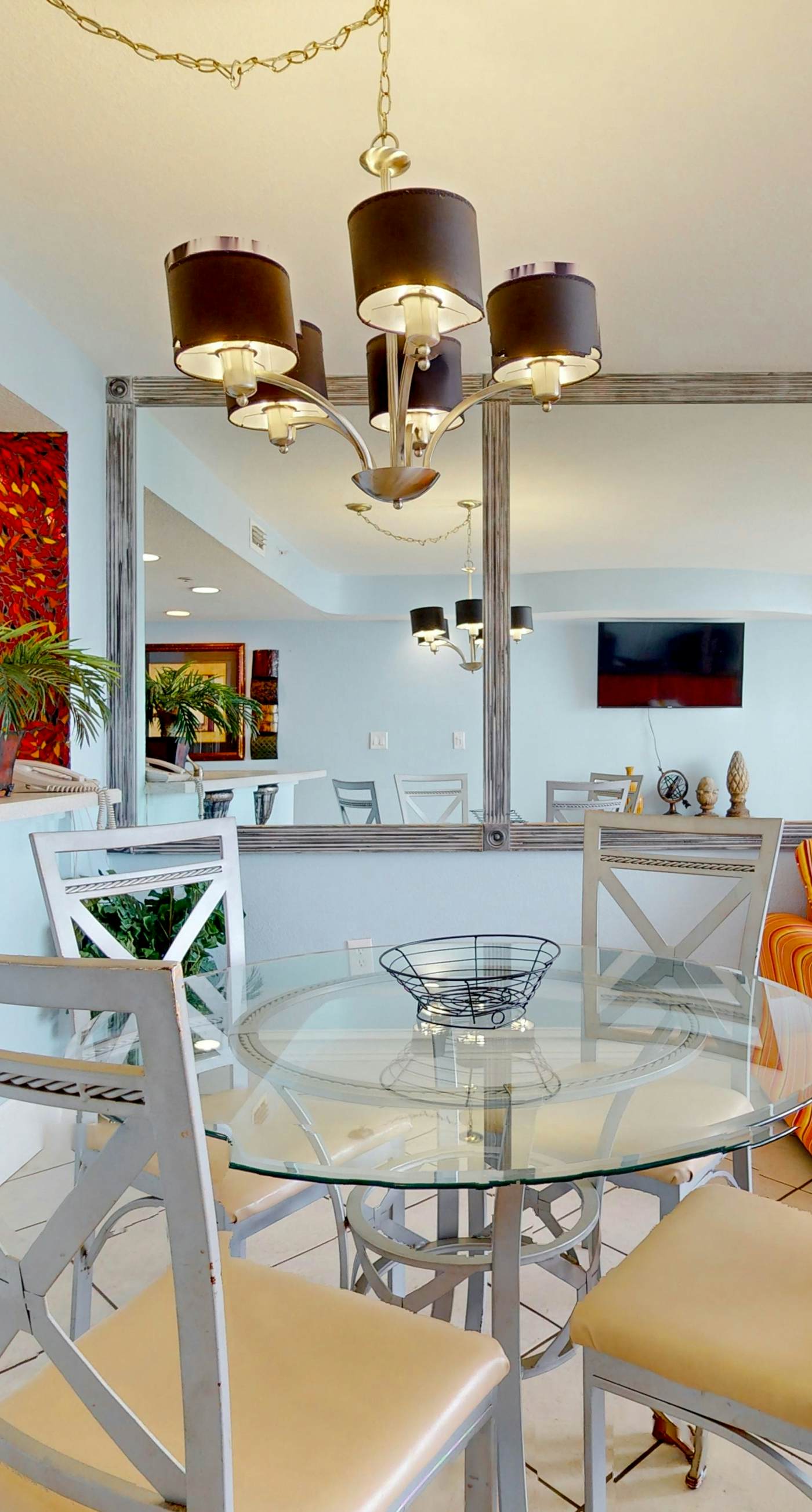 Gulf-Front Condo w/ Lovely Gulf View, Beach Access & Shared Pool/Hot Tub/Gym