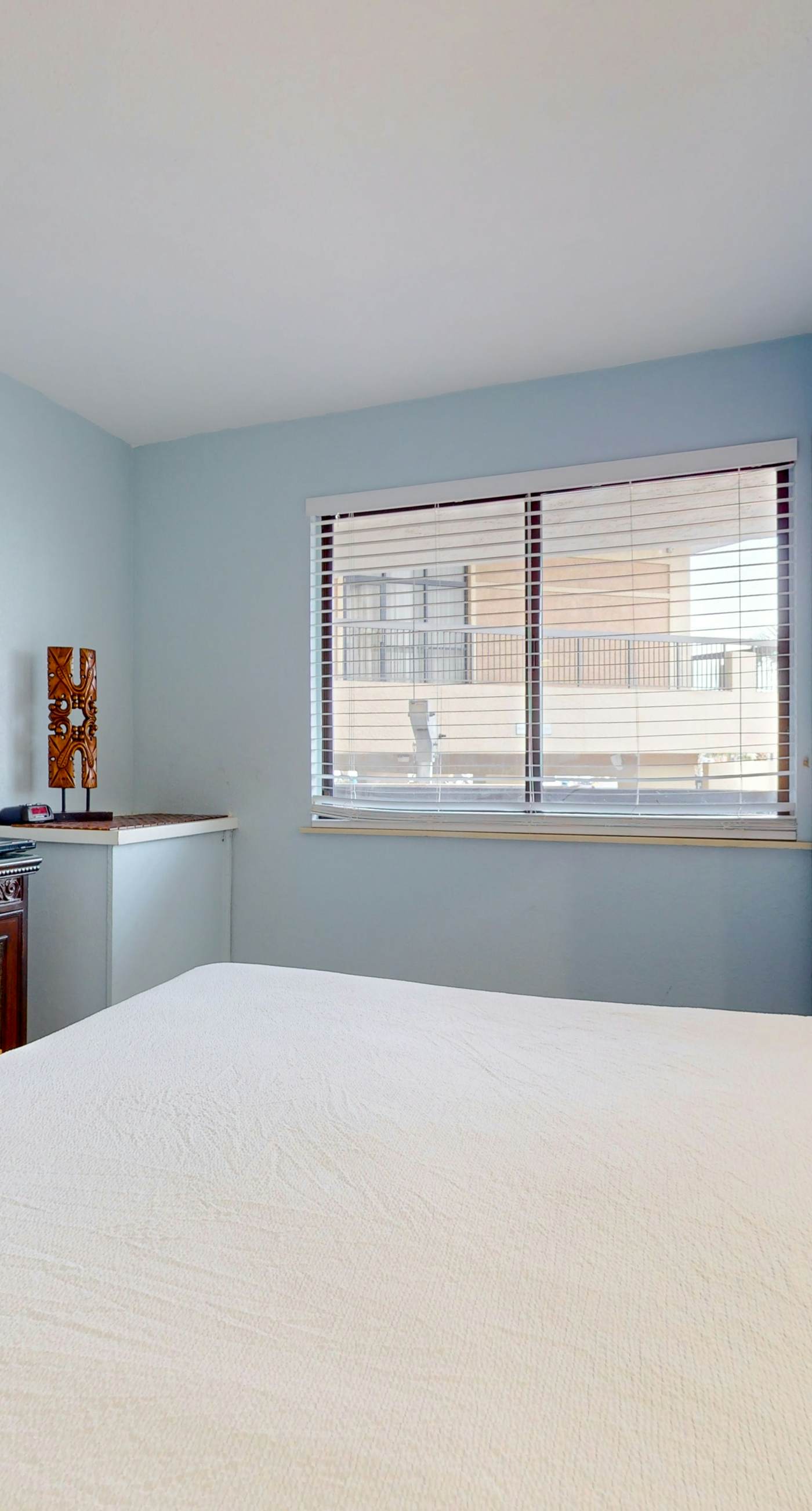 Gulf-Front Condo w/ Lovely Gulf View, Beach Access & Shared Pool/Hot Tub/Gym