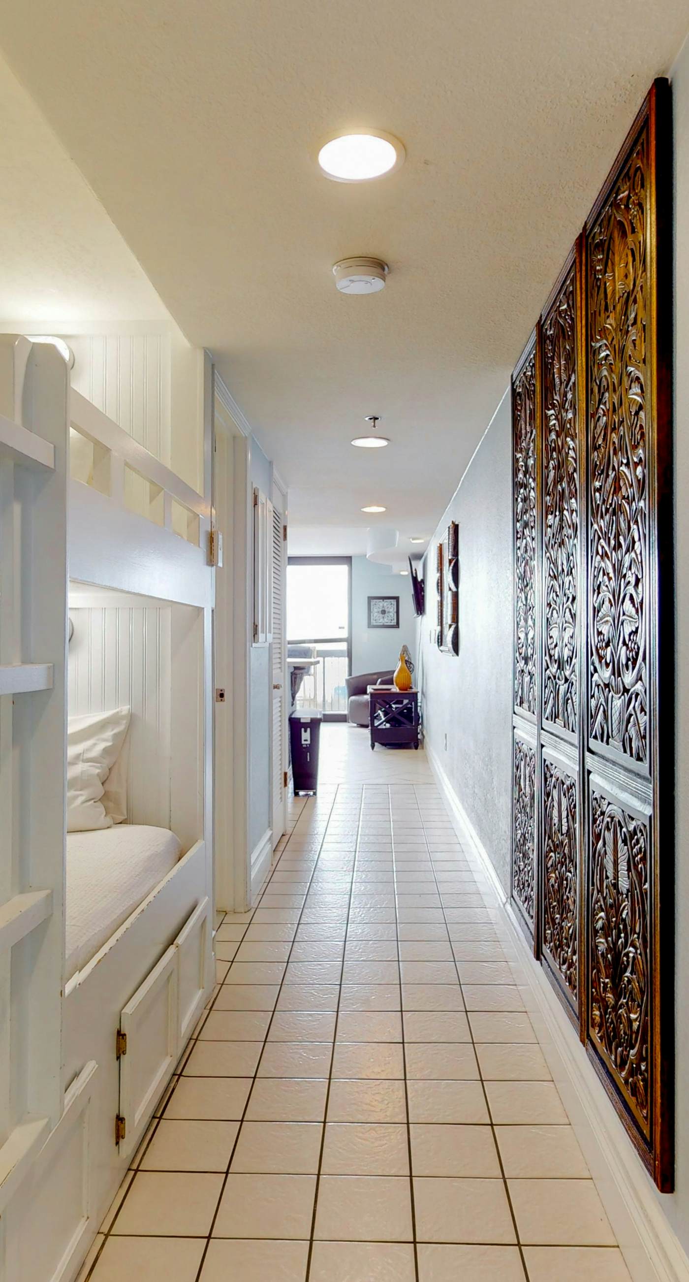 Gulf-Front Condo w/ Lovely Gulf View, Beach Access & Shared Pool/Hot Tub/Gym