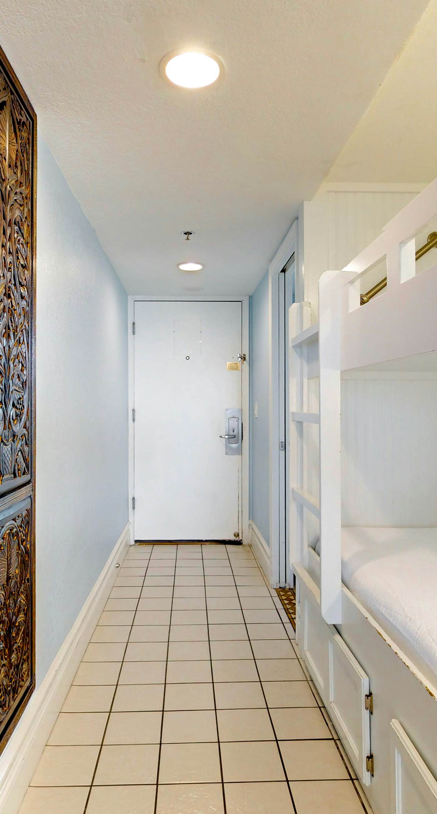 Gulf-Front Condo w/ Lovely Gulf View, Beach Access & Shared Pool/Hot Tub/Gym