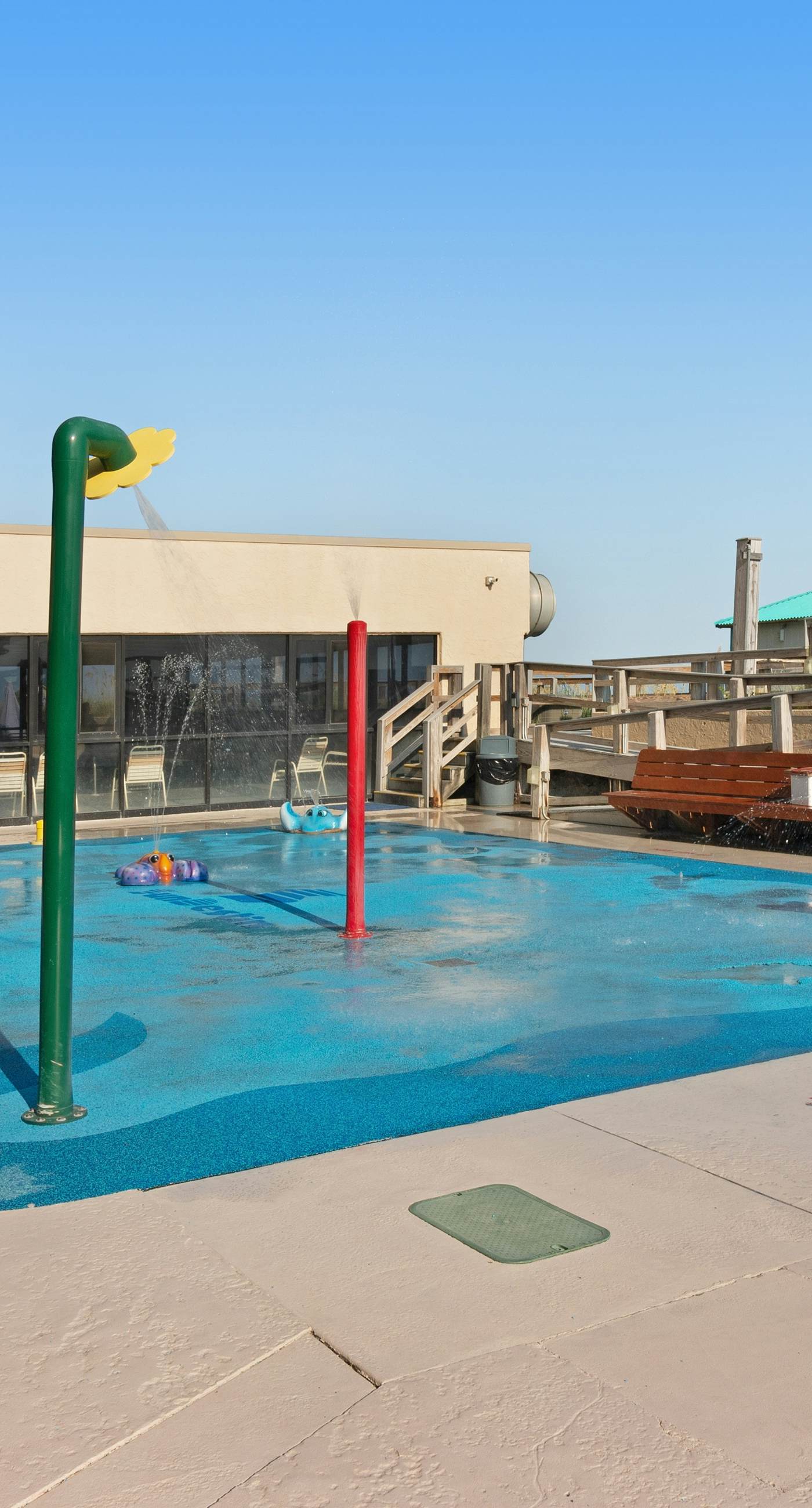 Gulf-Front Condo w/ Lovely Gulf View, Beach Access & Shared Pool/Hot Tub/Gym