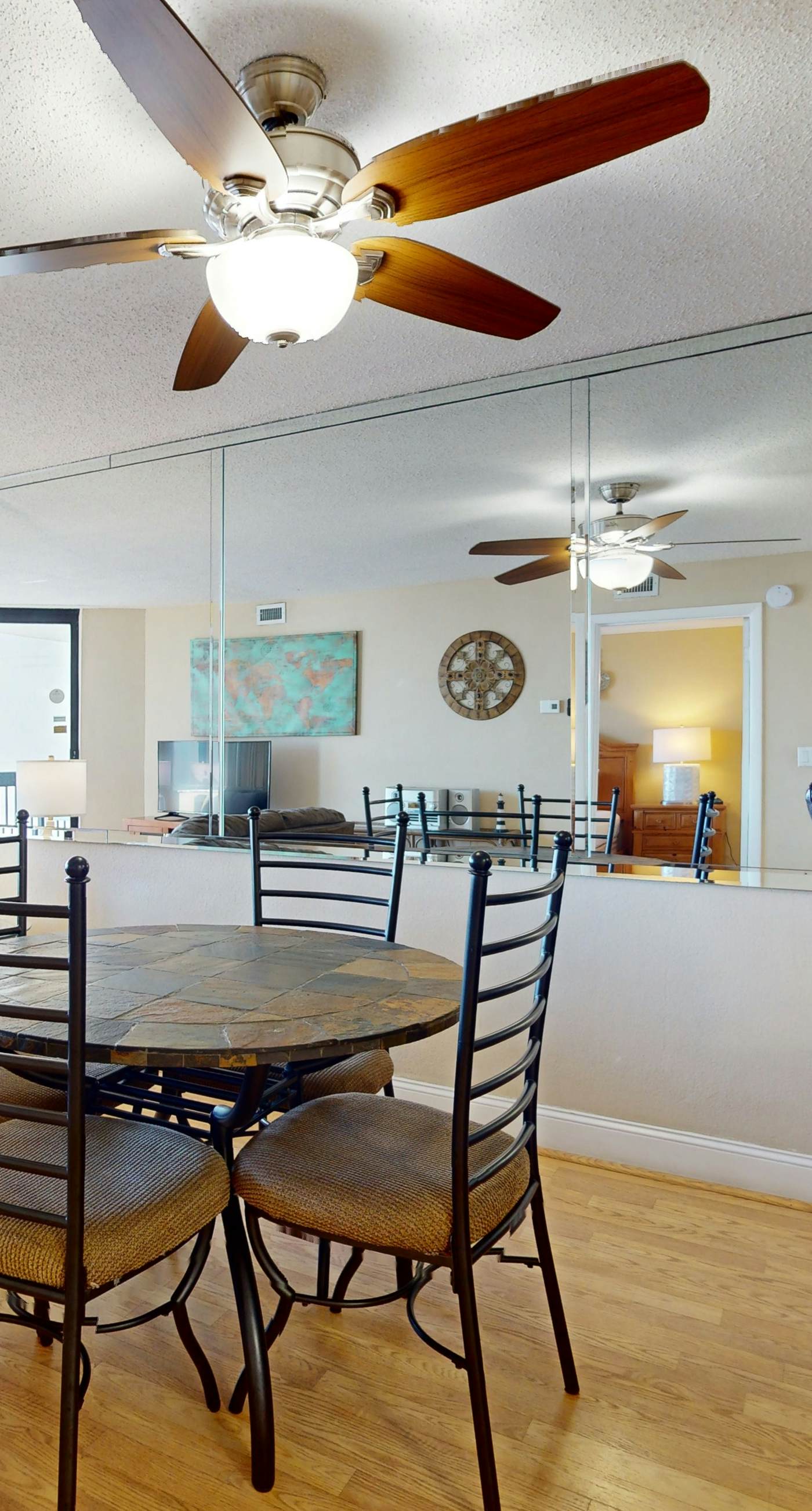 4th floor cozy condo w/multiple pools, splash pad, and on-site restaurant