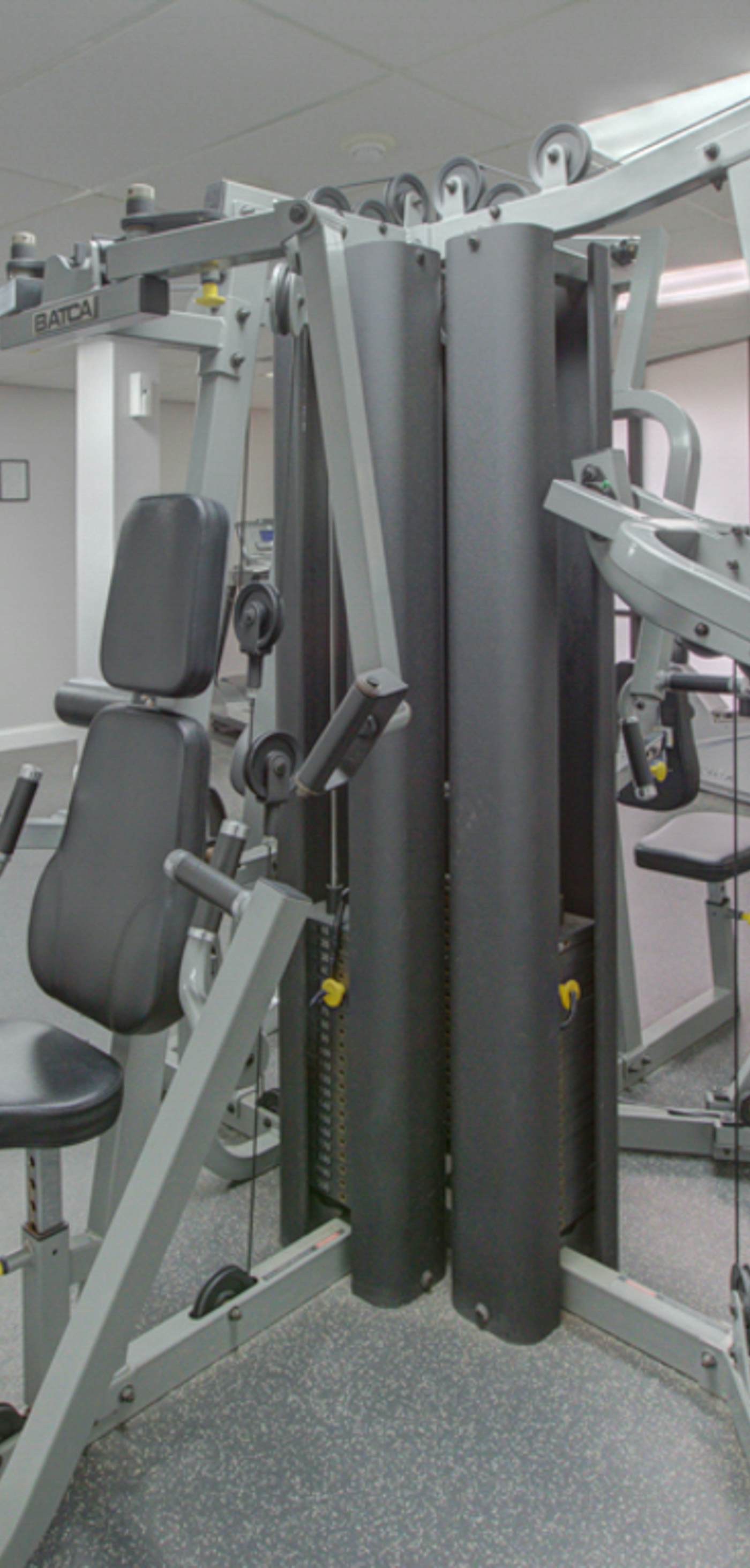 Gorgeous condo w/on-site pool & splash pad - near shops and dining