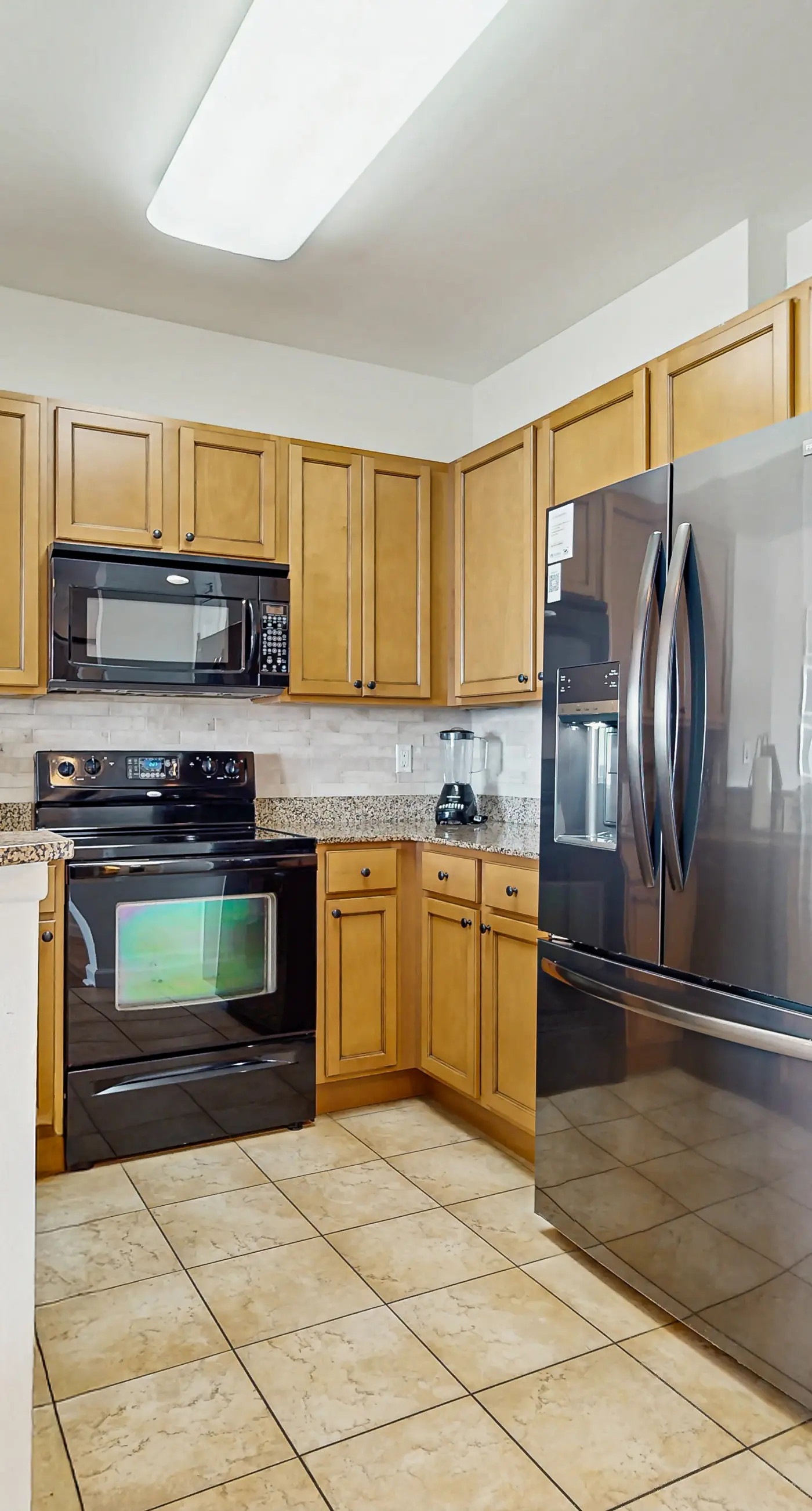 Charming, open unit w/ resort amenities including pool & hot tub, close to gulf