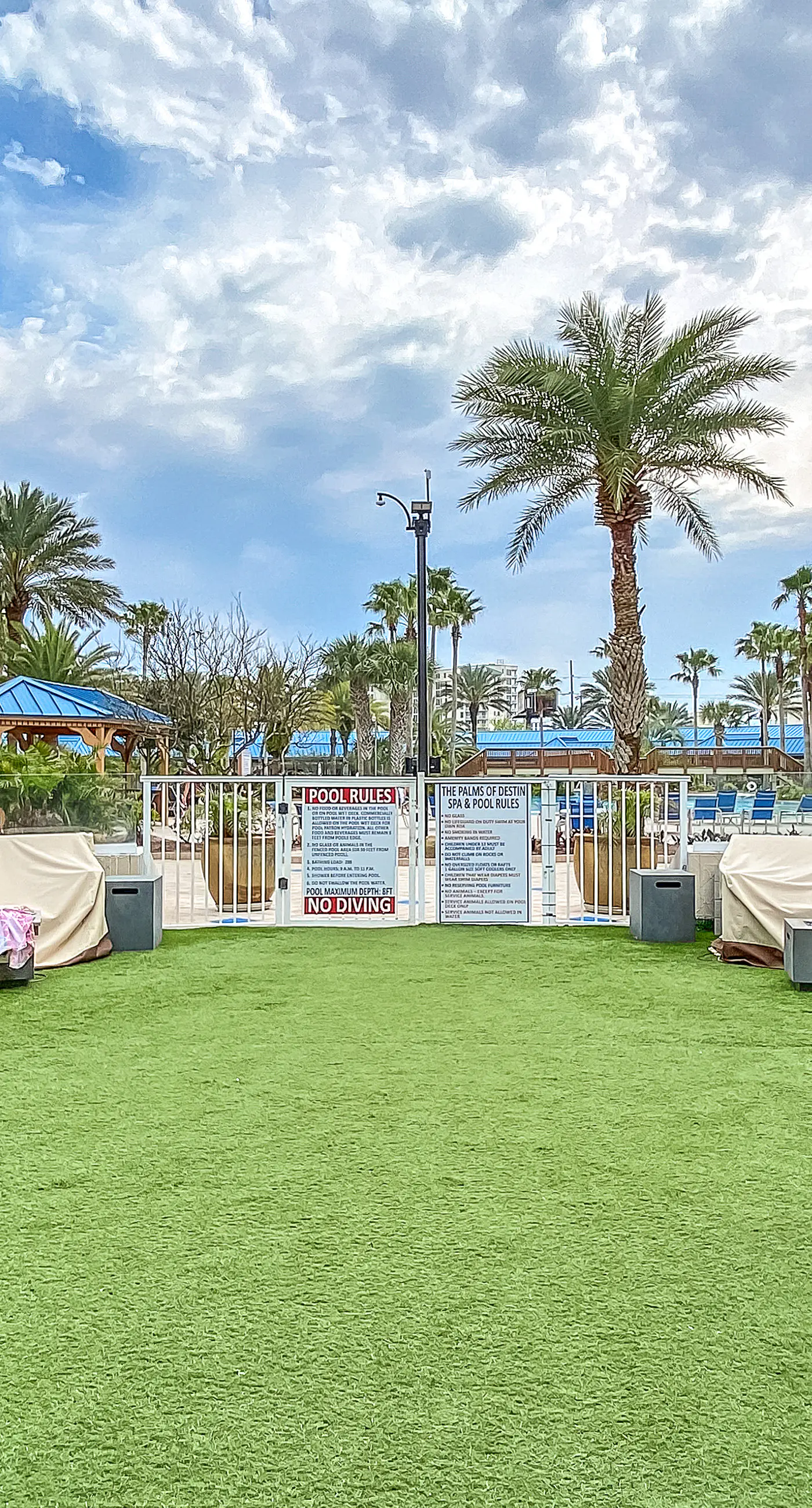 Charming, open unit w/ resort amenities including pool & hot tub, close to gulf