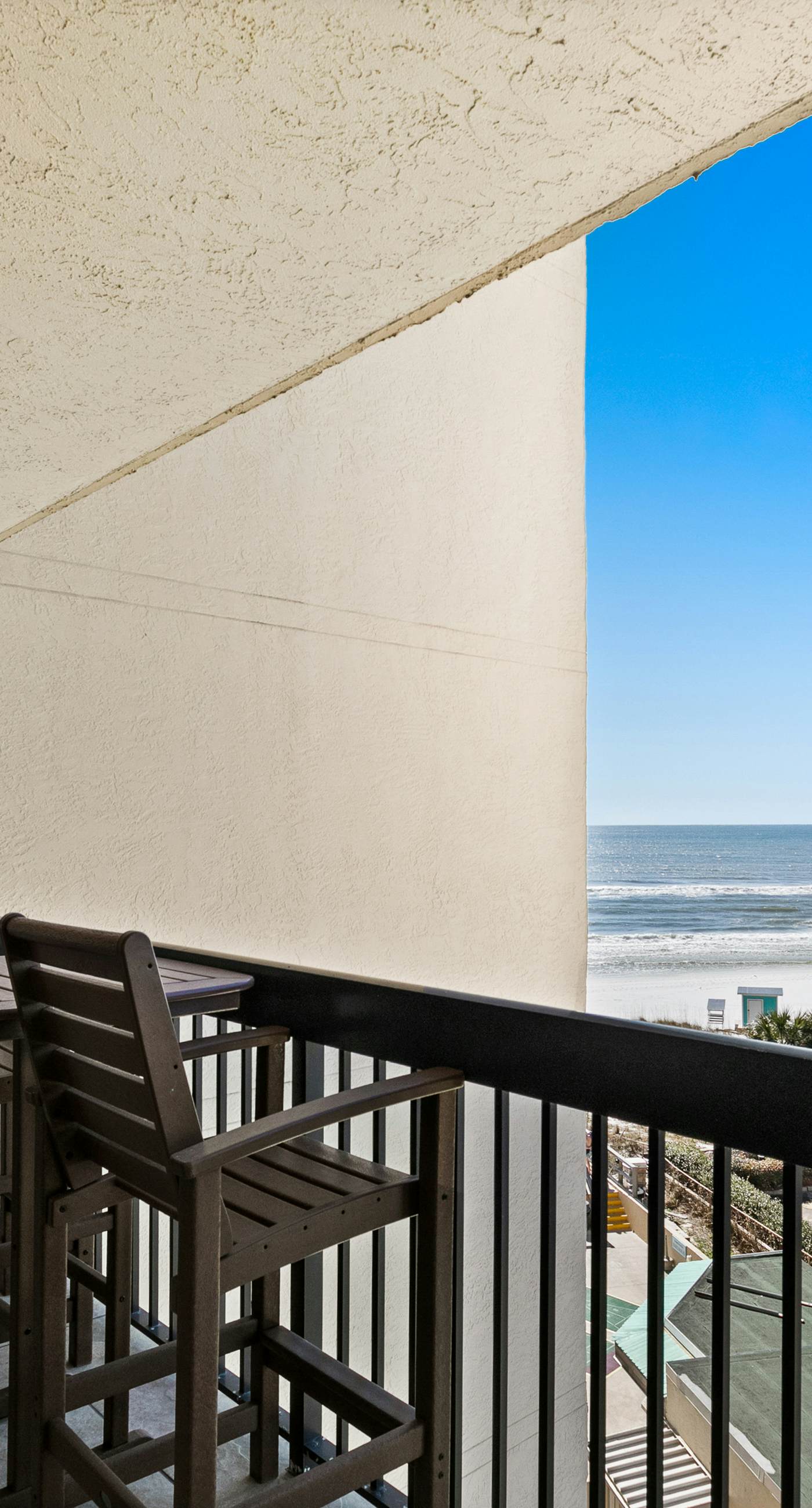 Lovely Sixth-Floor Condo, with Shared Splash Pad, Multiple Pools, & Hot Tub