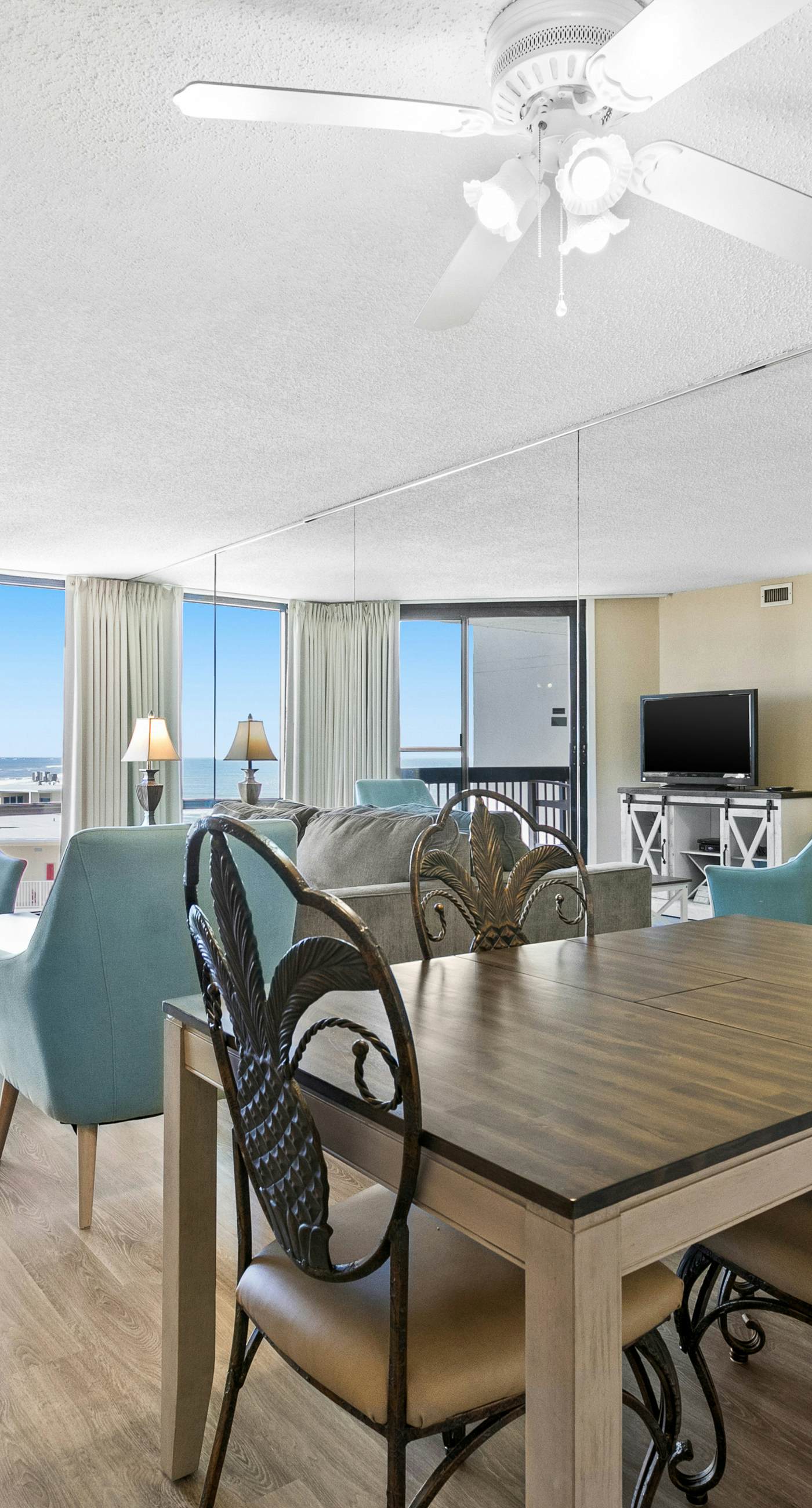 Lovely Sixth-Floor Condo, with Shared Splash Pad, Multiple Pools, & Hot Tub