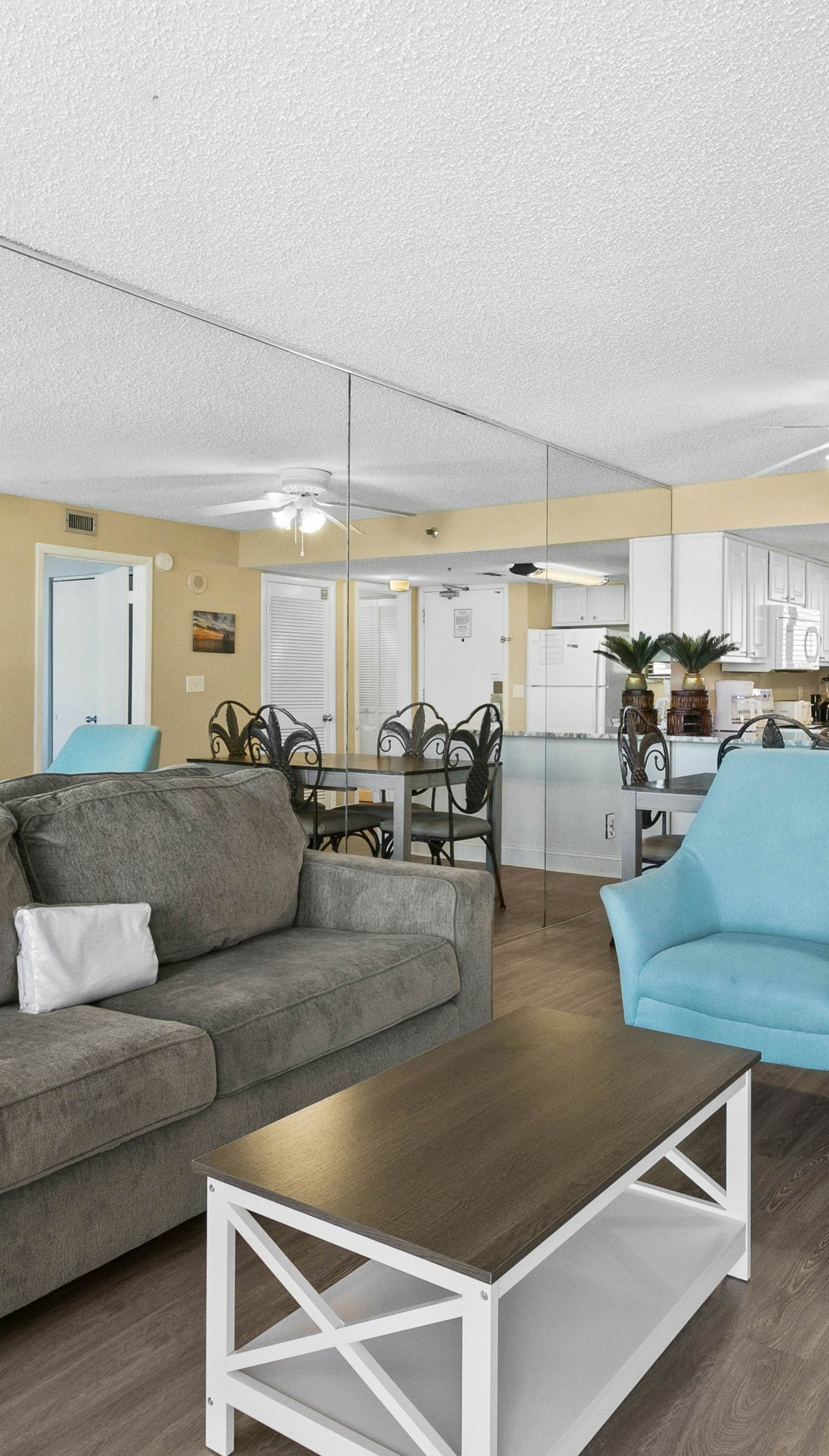 Lovely Sixth-Floor Condo, with Shared Splash Pad, Multiple Pools, & Hot Tub