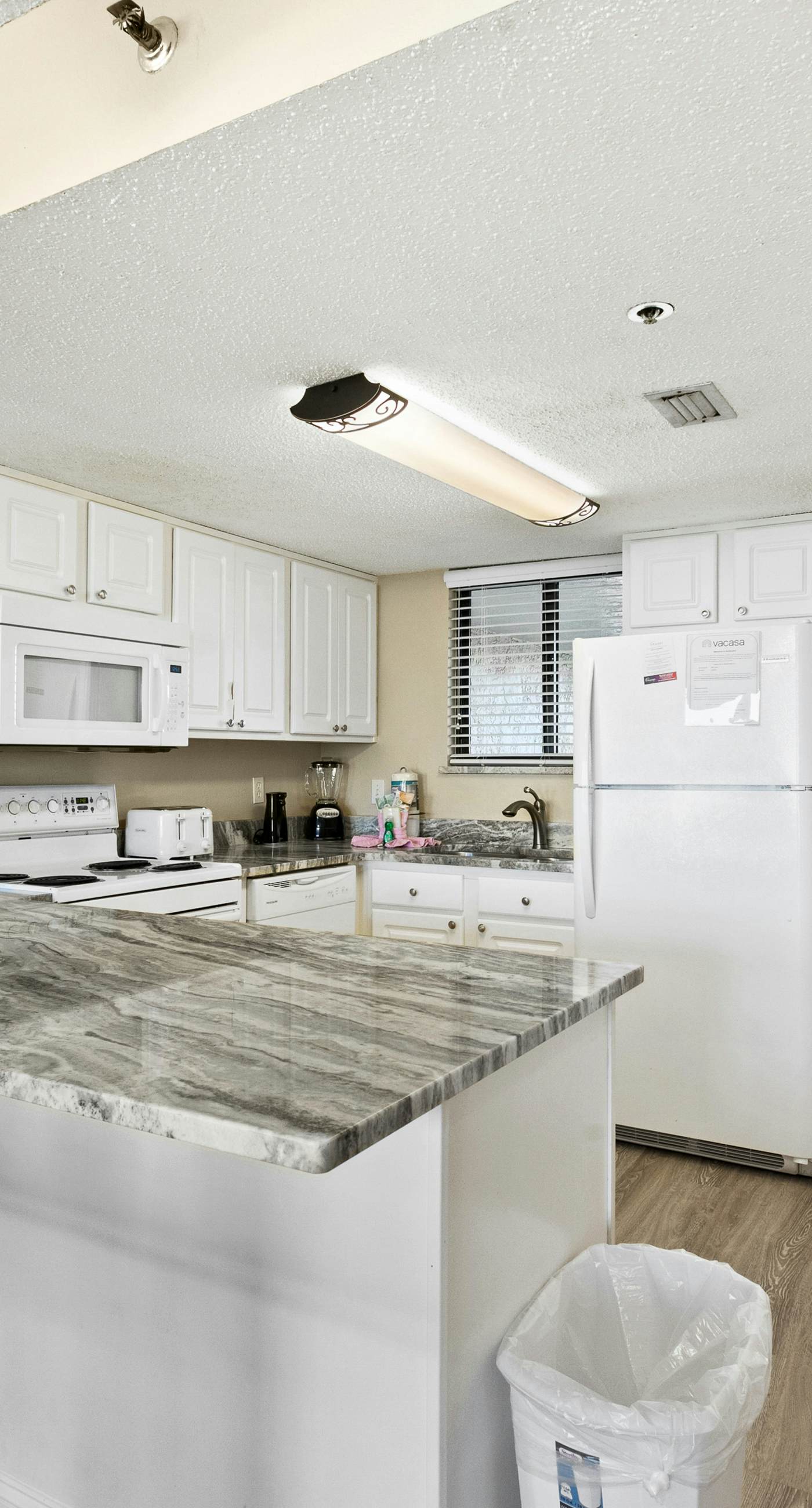 Lovely Sixth-Floor Condo, with Shared Splash Pad, Multiple Pools, & Hot Tub