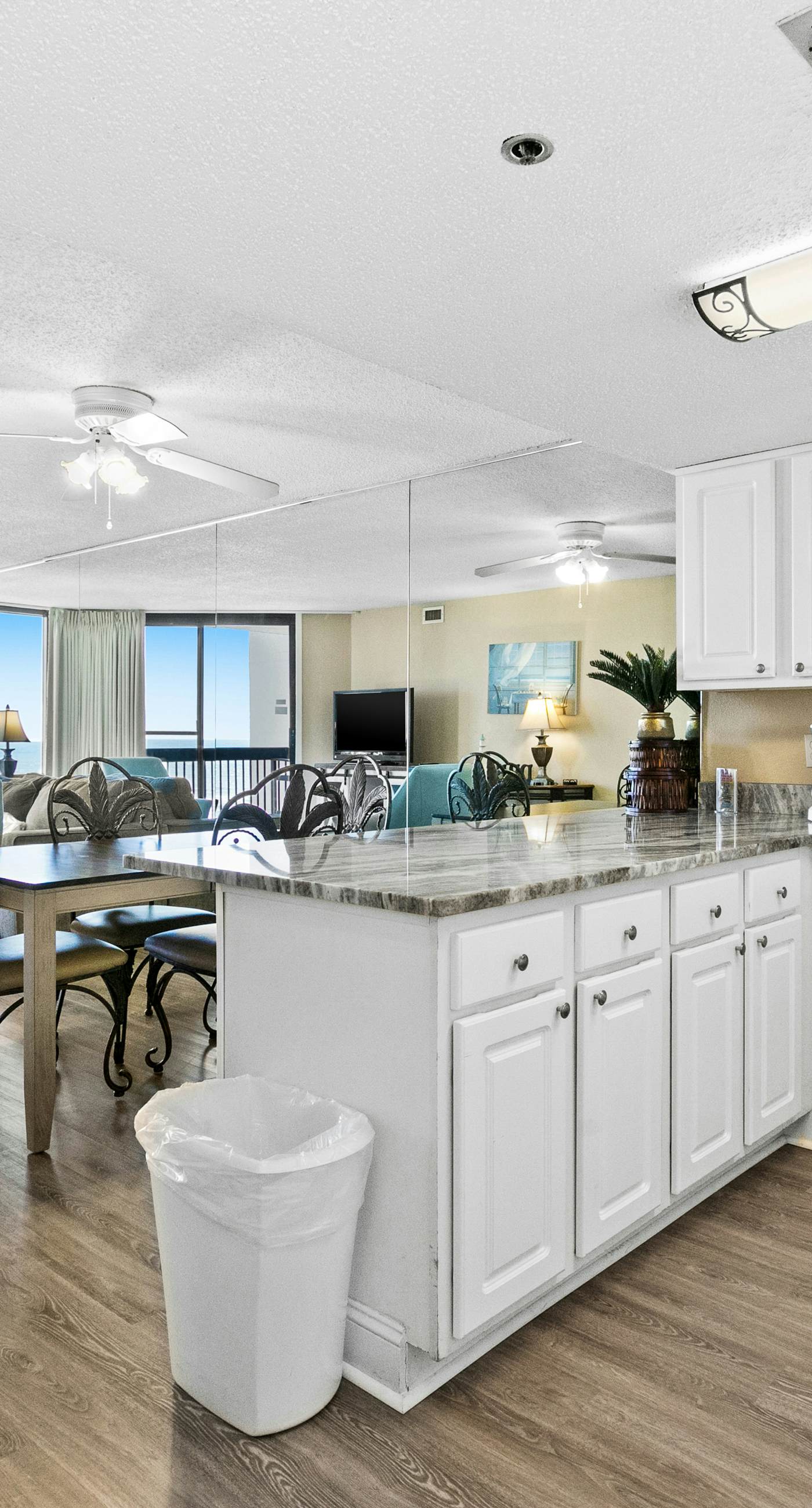 Lovely Sixth-Floor Condo, with Shared Splash Pad, Multiple Pools, & Hot Tub