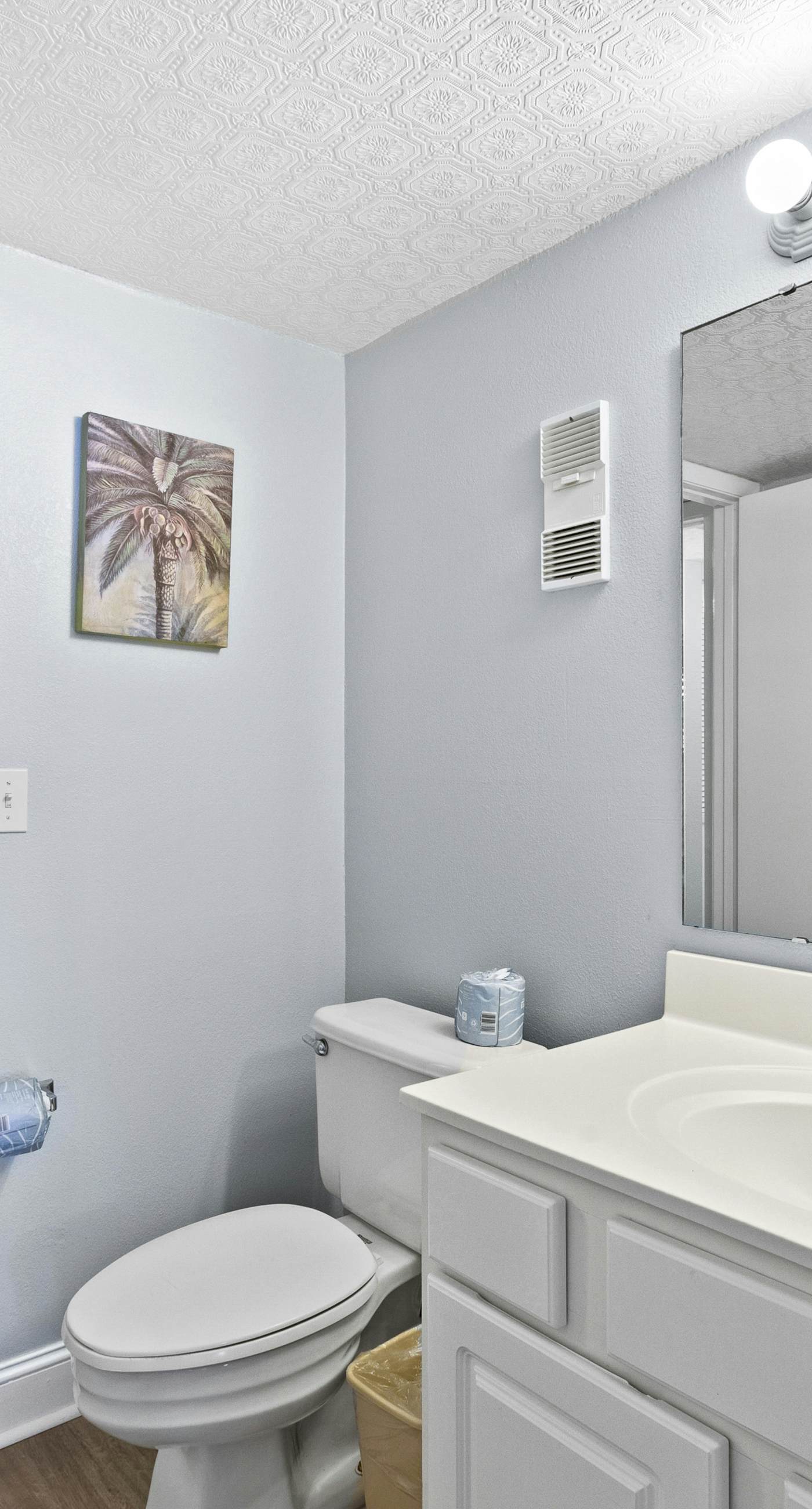 Lovely Sixth-Floor Condo, with Shared Splash Pad, Multiple Pools, & Hot Tub