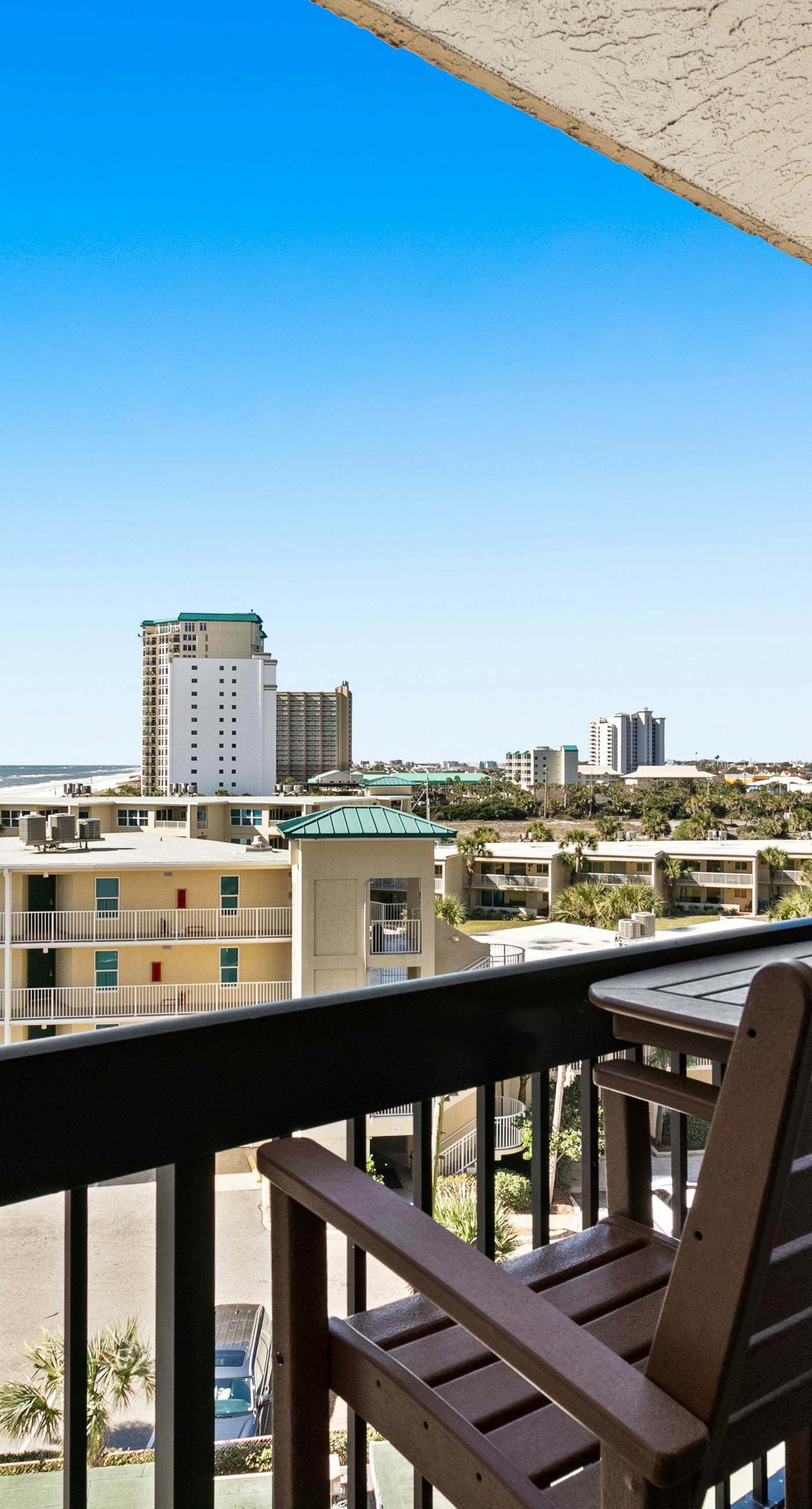Lovely Sixth-Floor Condo, with Shared Splash Pad, Multiple Pools, & Hot Tub