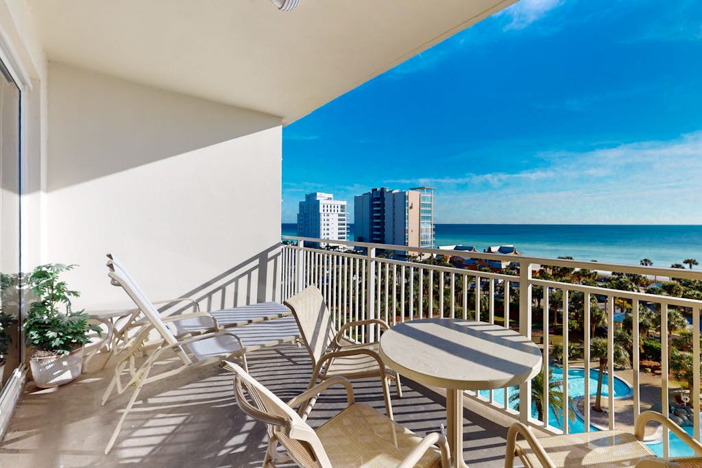 Airy Beachfront Condo w/Shared Outdoor Pool, Central A/C, Free WiFi