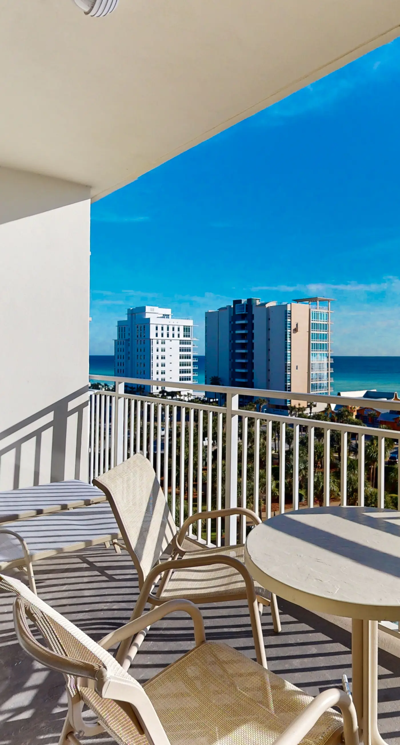 Airy Beachfront Condo w/Shared Outdoor Pool, Central A/C, Free WiFi