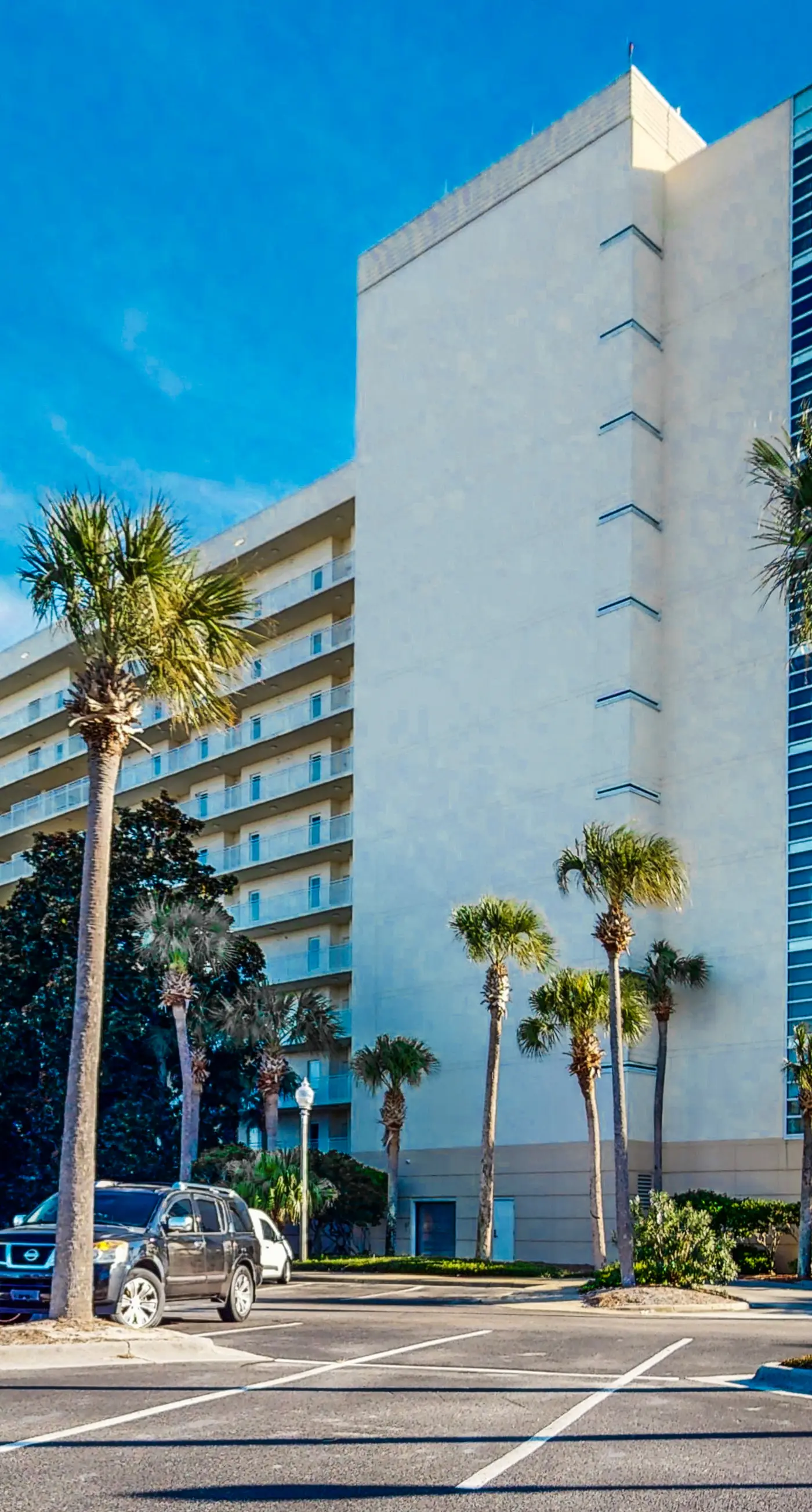 Airy Beachfront Condo w/Shared Outdoor Pool, Central A/C, Free WiFi