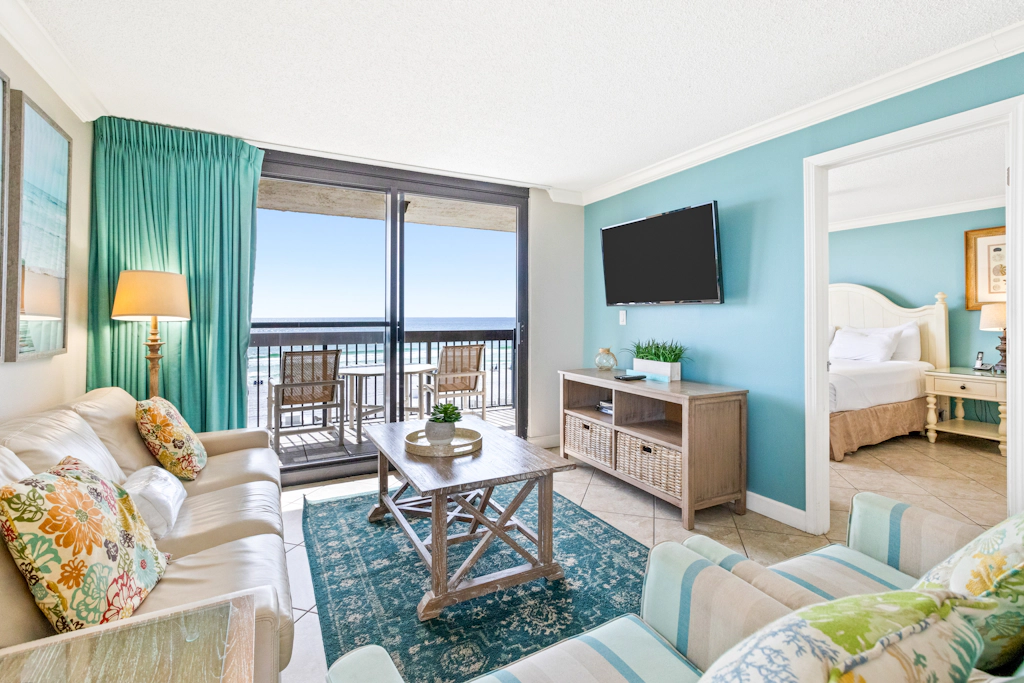 4th Floor Welcoming Condo, On-site pool w/ bar & restaurant