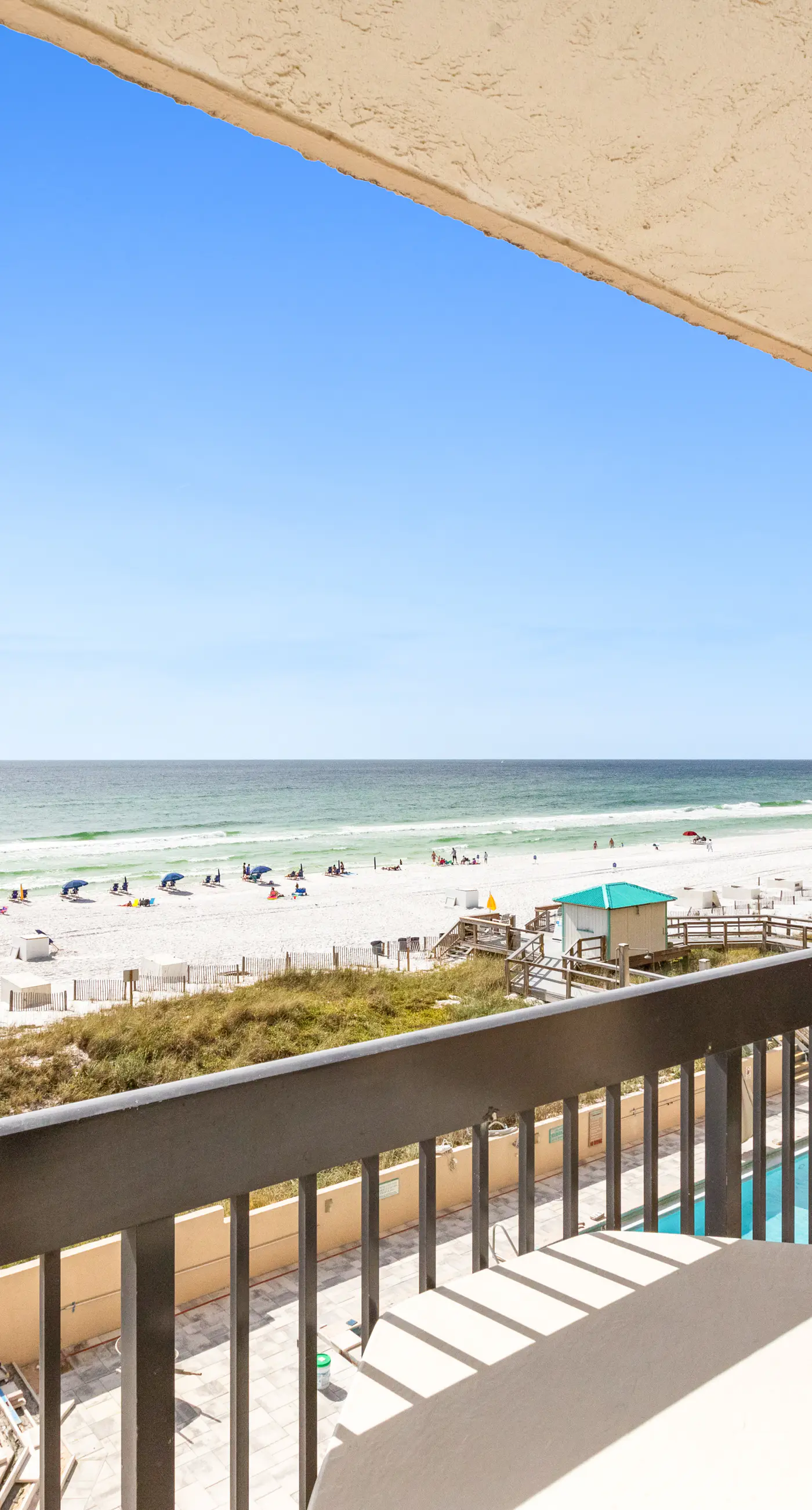 4th Floor Welcoming Condo, On-site pool w/ bar & restaurant