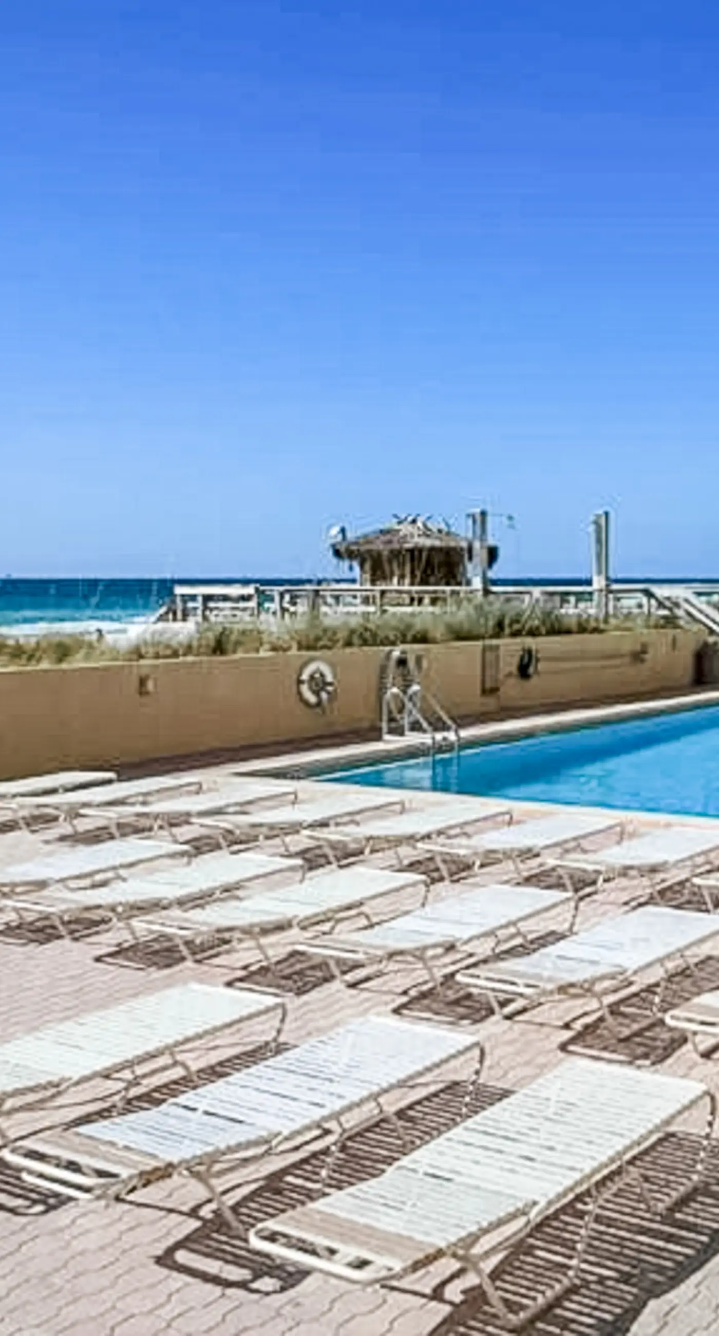 4th Floor Welcoming Condo, On-site pool w/ bar & restaurant