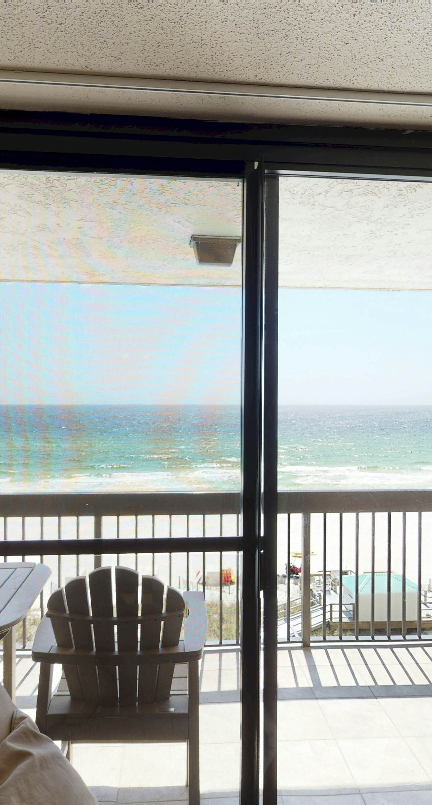 6th Floor Condo, On-site restaurant & bar, Splash pad w/ pool