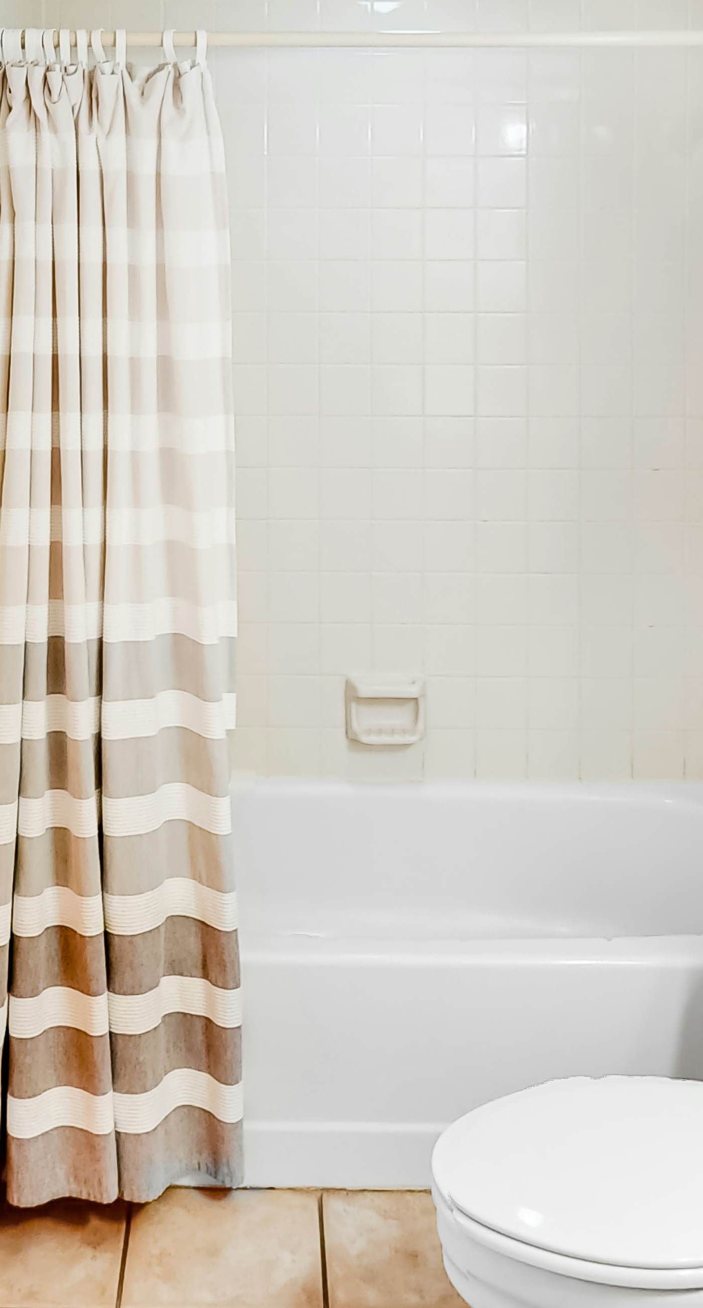 6th Floor Condo, On-site restaurant & bar, Splash pad w/ pool