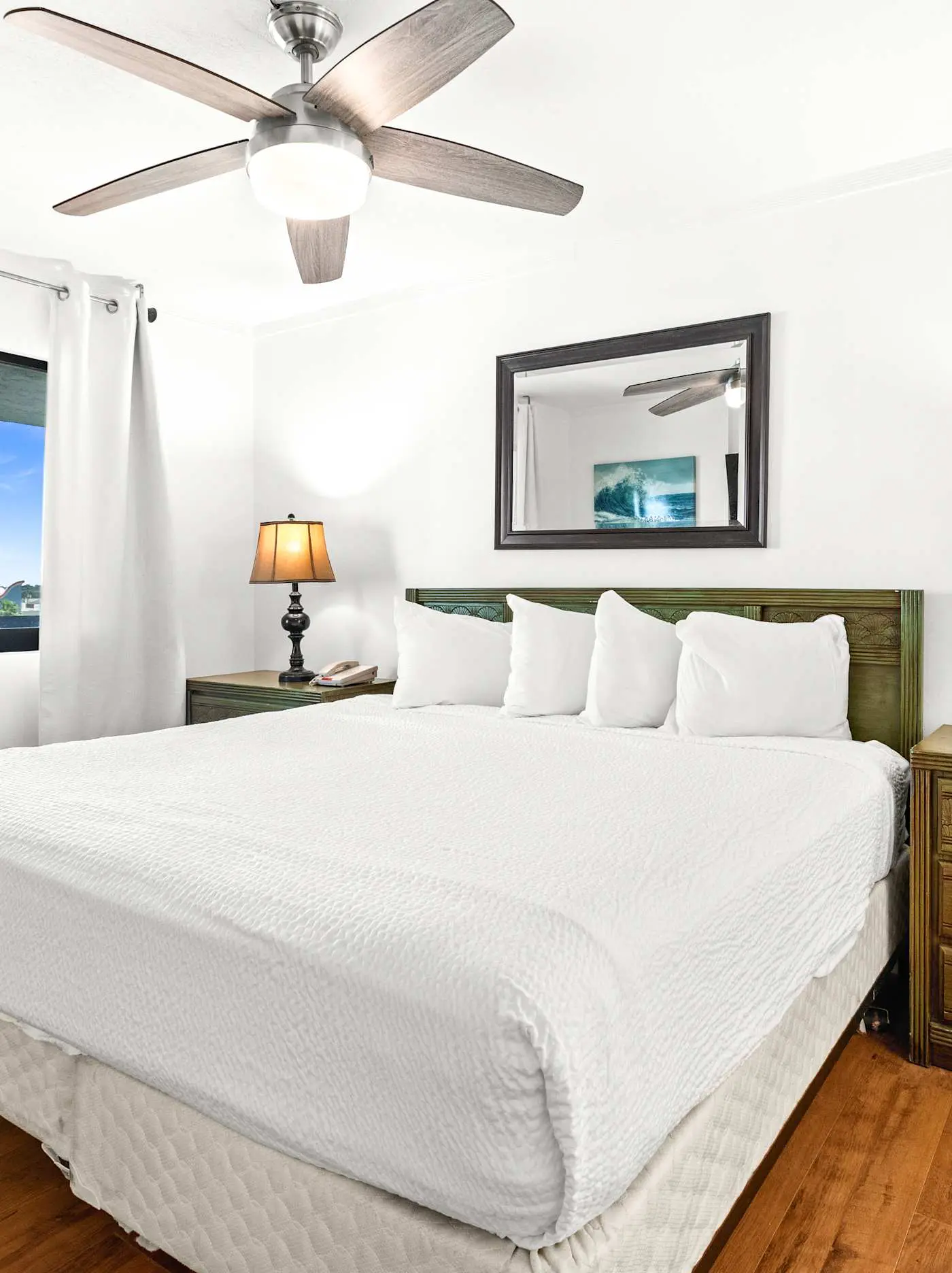 6th Floor Condo, On-site restaurant & bar, Splash pad w pool