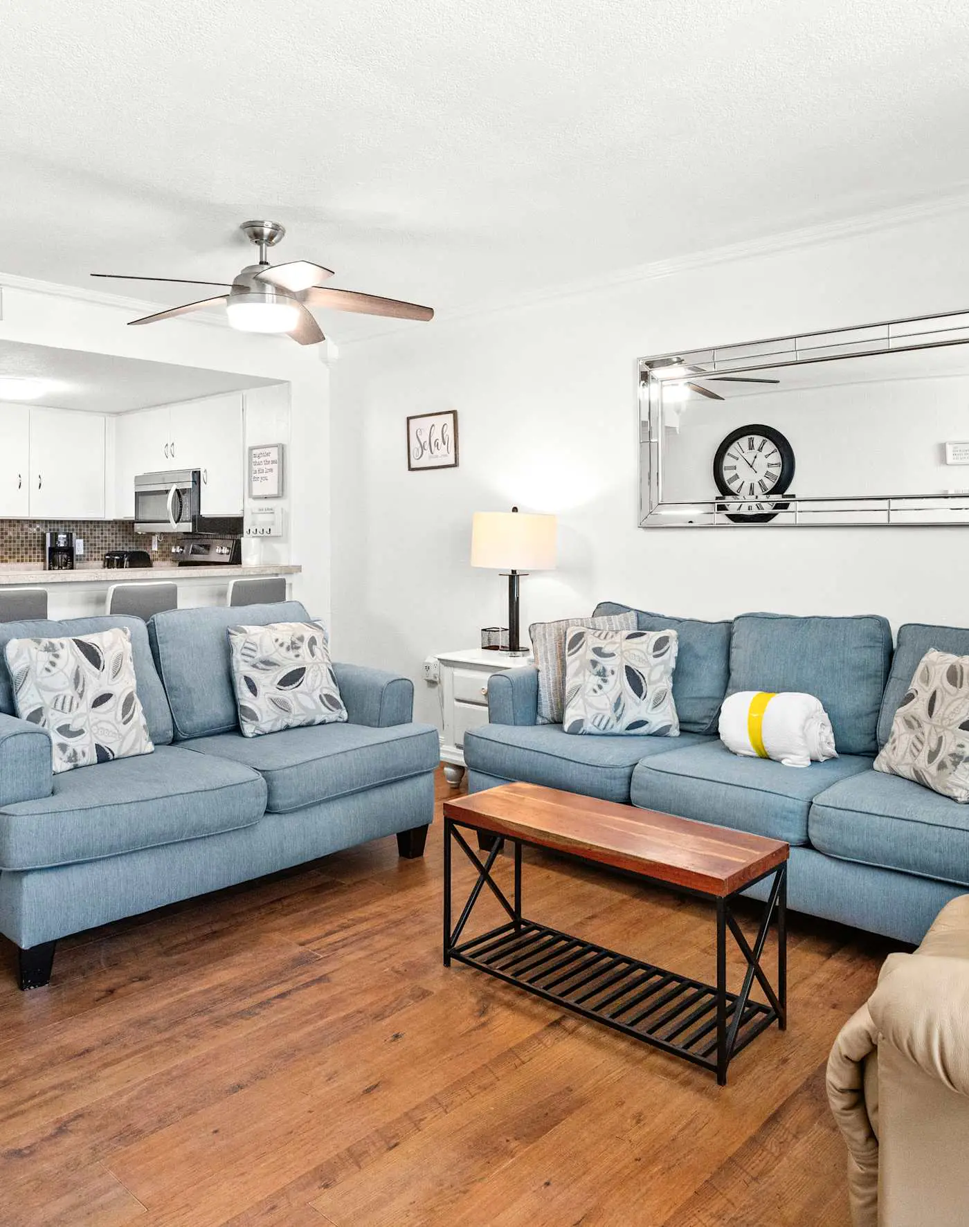 6th Floor Condo, On-site restaurant & bar, Splash pad w pool