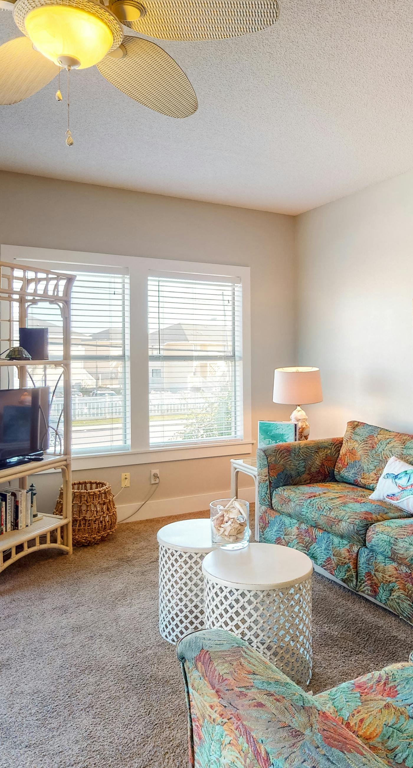 Classic Florida condo near the beach with heated pool, hot tub, tennis, golf