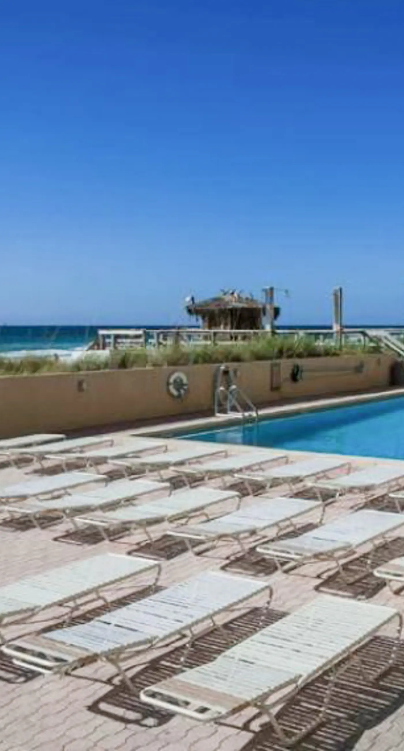 Gulf-Front Condo w/ Free WiFi & Shared Pools/Hot Tub/Sauna - Snowbird Friendly