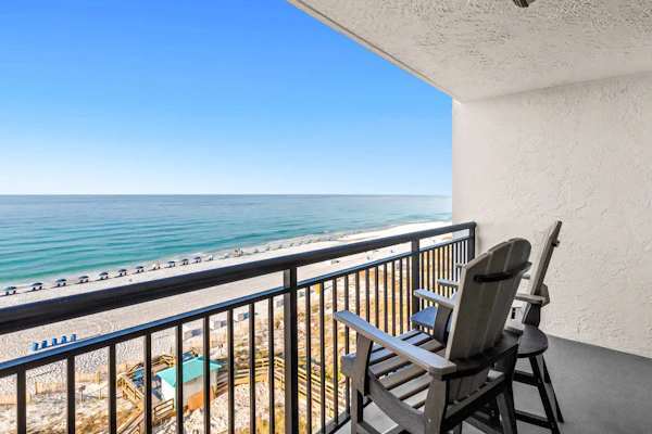 Gulf-Front Condo w/ Free WiFi & Shared Pools/Hot Tub/Sauna - Snowbird Friendly