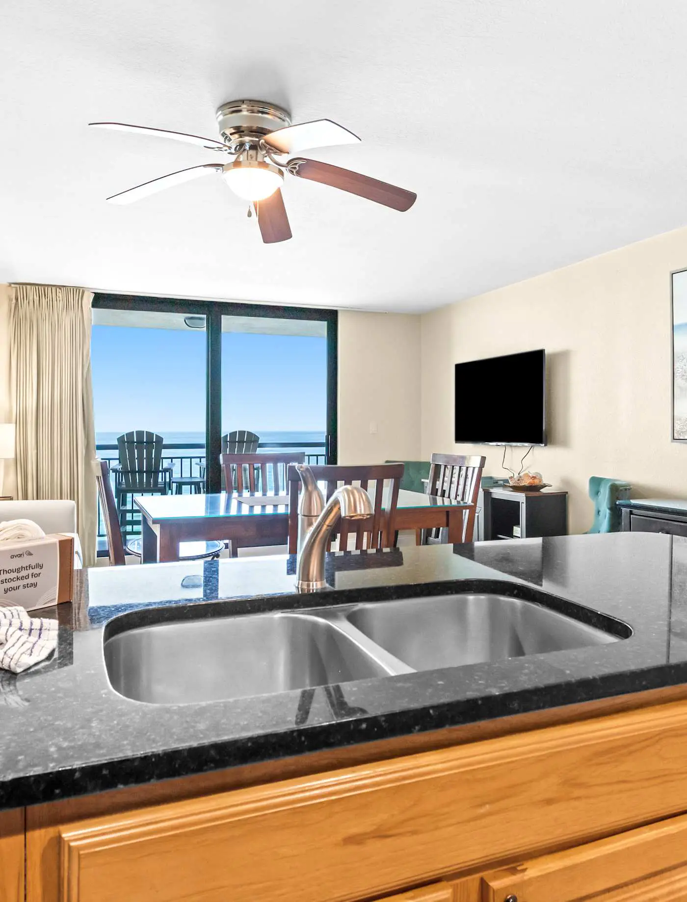 Gulf-Front Condo w/ Free WiFi & Shared Pools/Hot Tub/Sauna - Snowbird Friendly