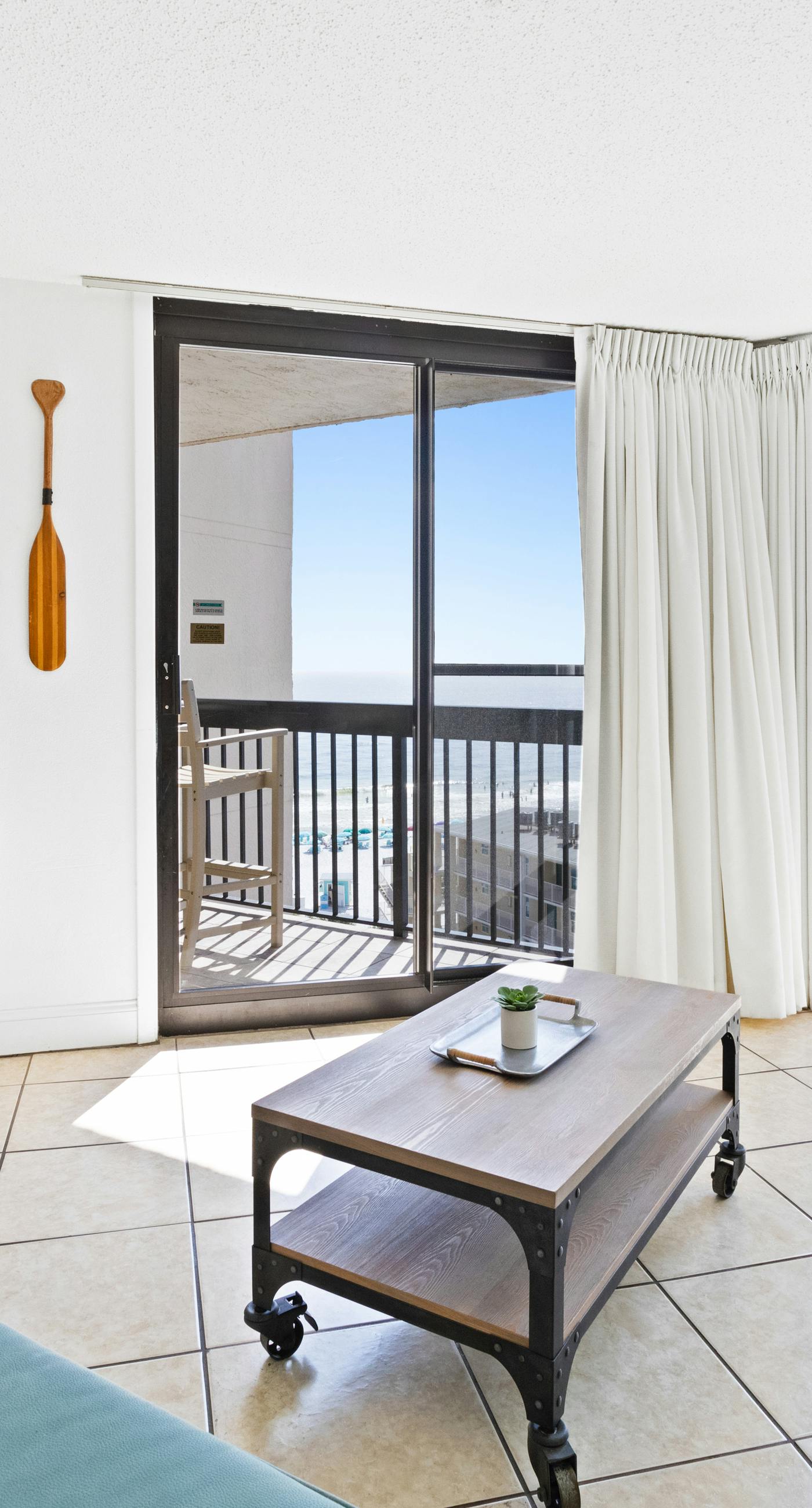 Beautiful Condo, Multiple on-site pools w/ hot tub & splash pad