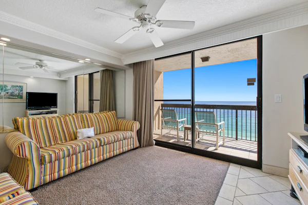 14th Floor Welcoming Condo, On-site restaurant, Multiple pools w/ splash pad
