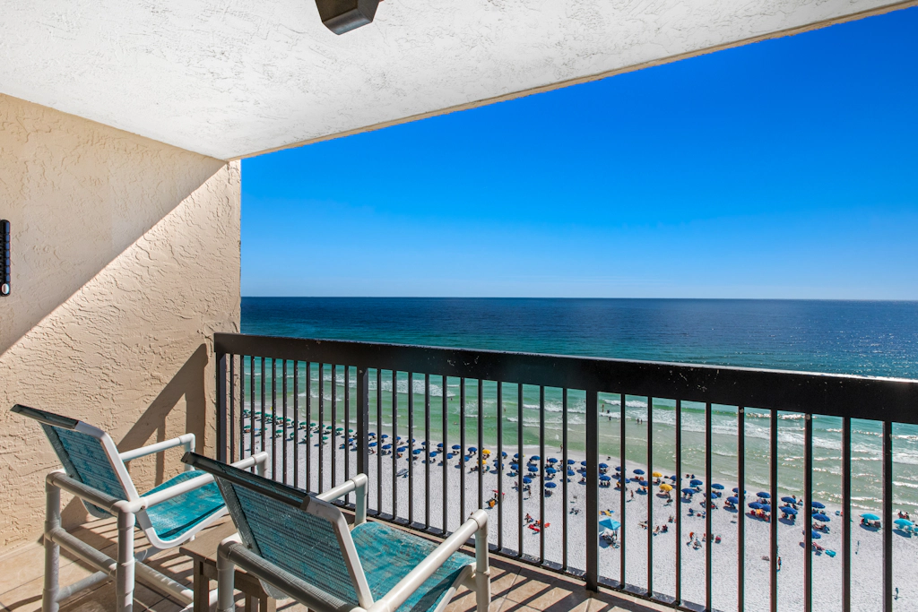 14th Floor Welcoming Condo, On-site restaurant, Multiple pools w/ splash pad
