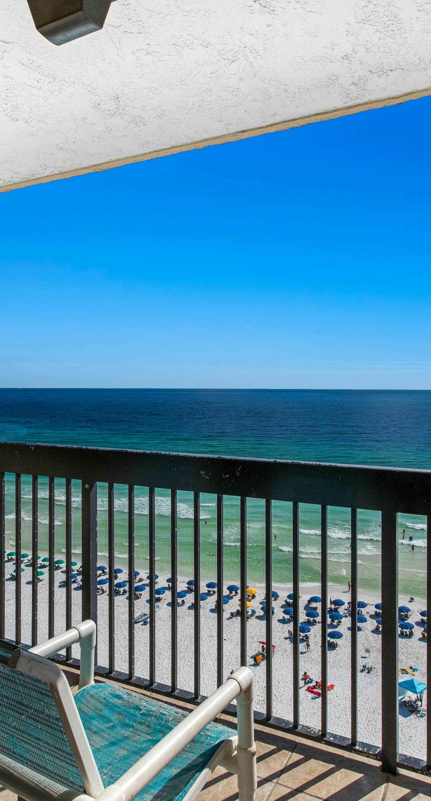 14th Floor Welcoming Condo, On-site restaurant, Multiple pools w/ splash pad