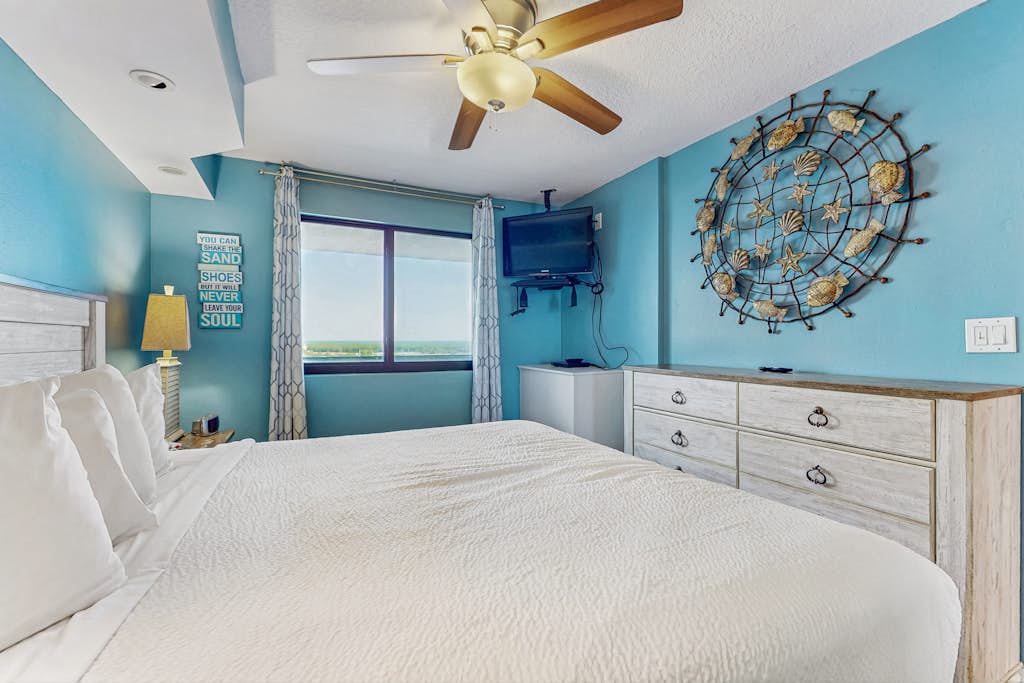 Amazing Unit, Splash pad & multiple pools on-site, Gulf-front