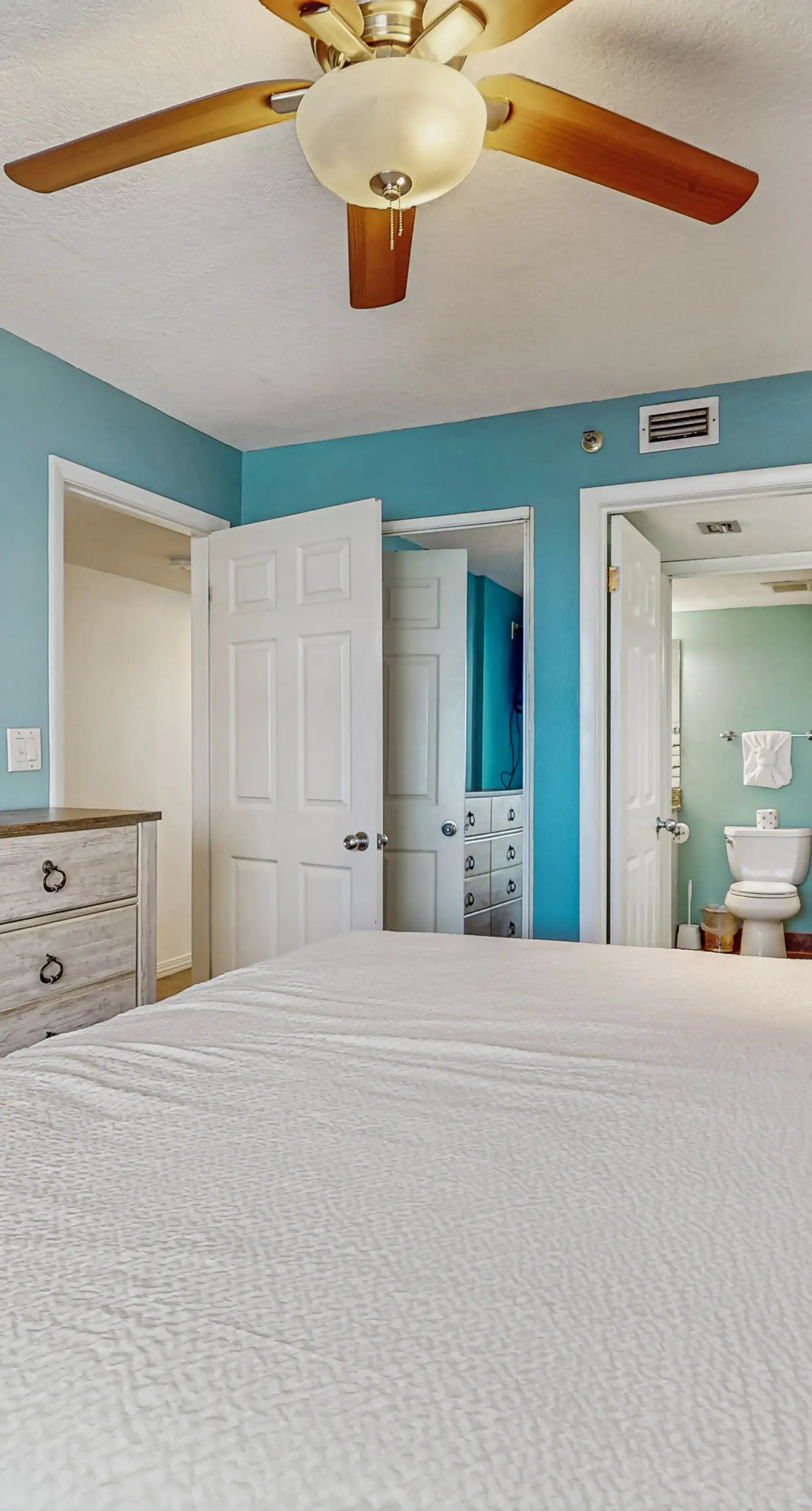 Amazing Unit, Splash pad & multiple pools on-site, Gulf-front