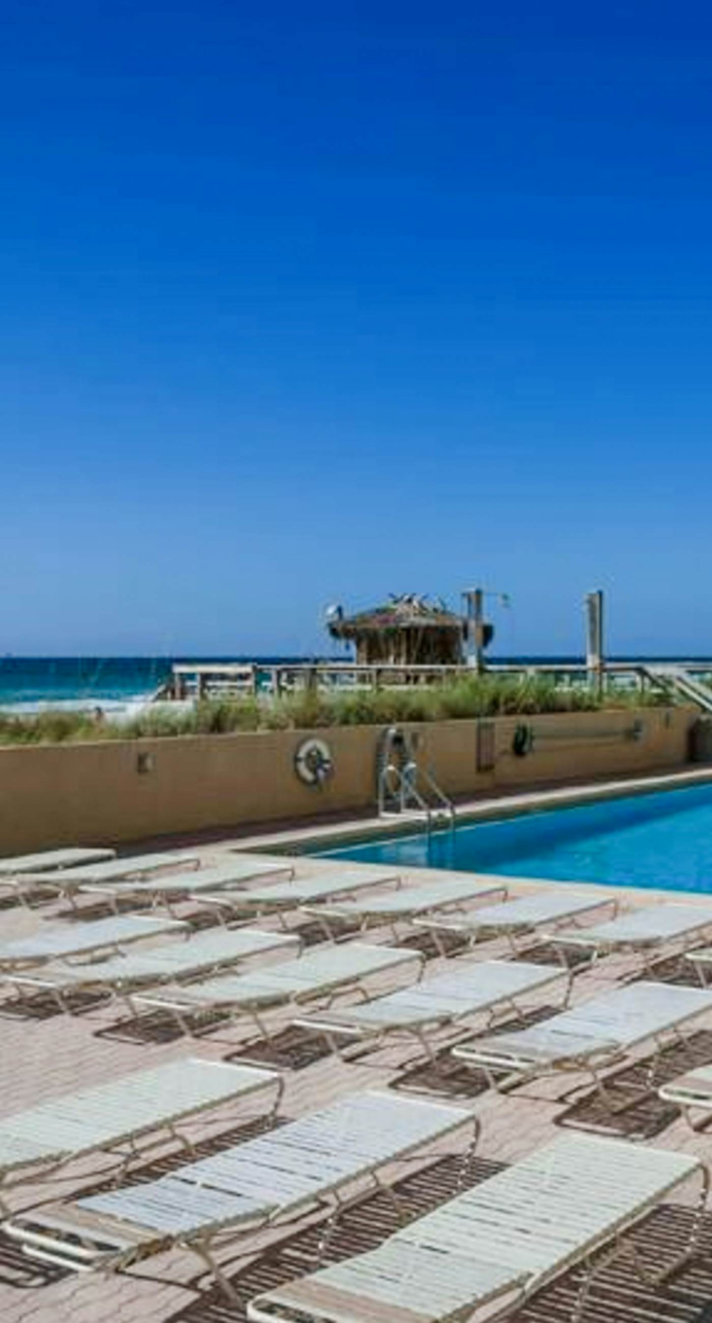 15th Floor Stunning Condo, Splash pad w/ multiple pools & hot tub