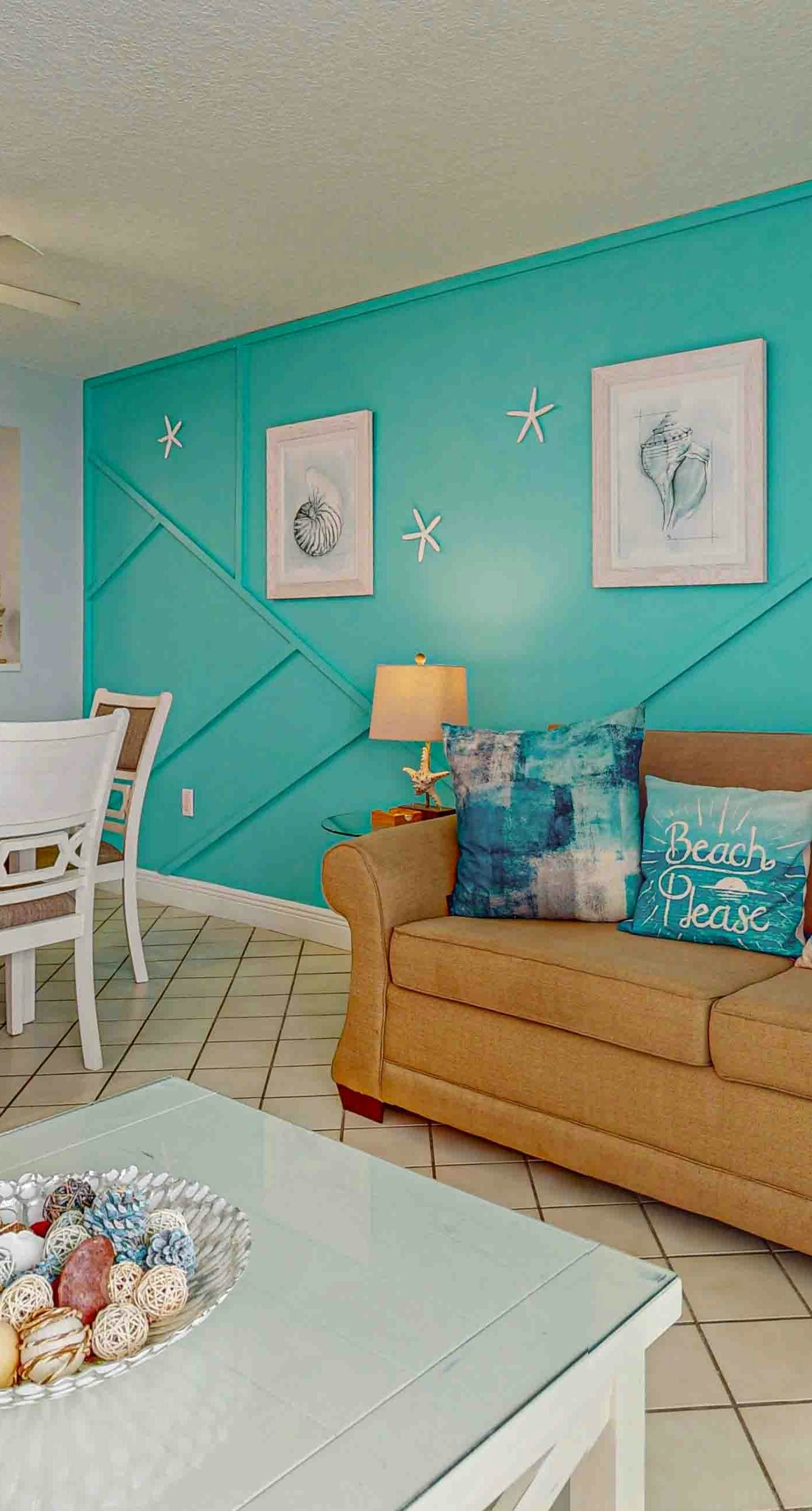 15th Floor Stunning Condo, Splash pad w/ multiple pools & hot tub