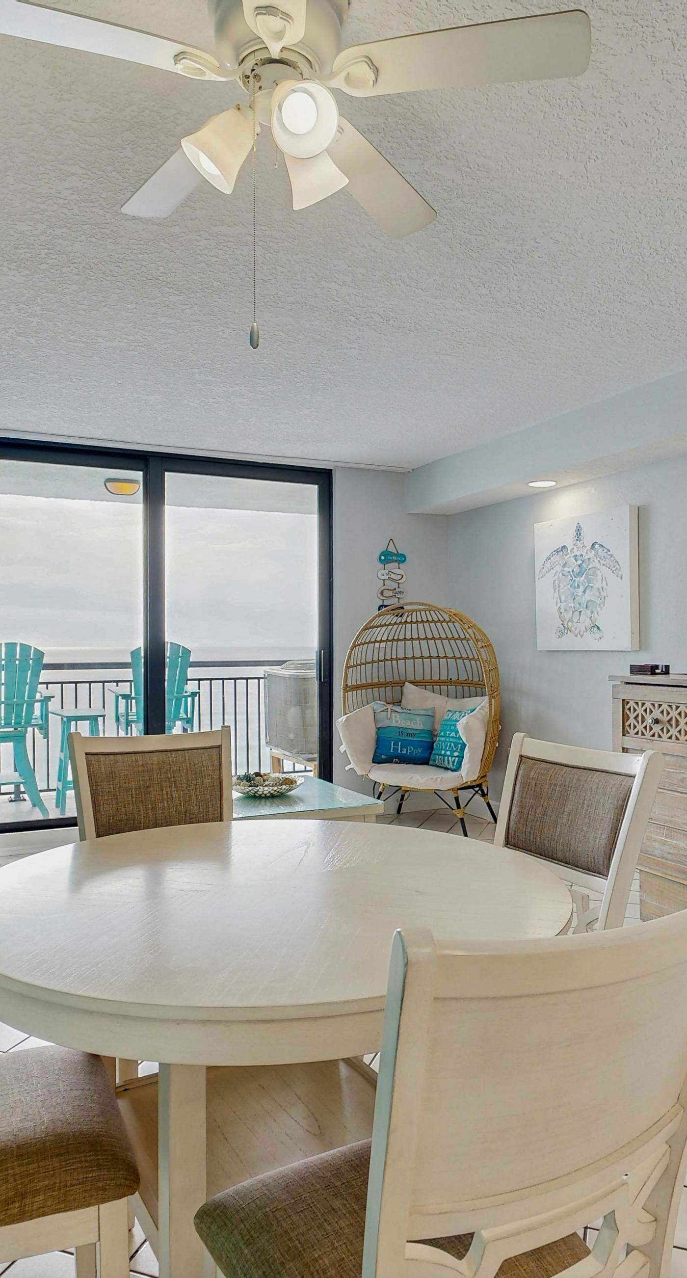 15th Floor Stunning Condo, Splash pad w/ multiple pools & hot tub