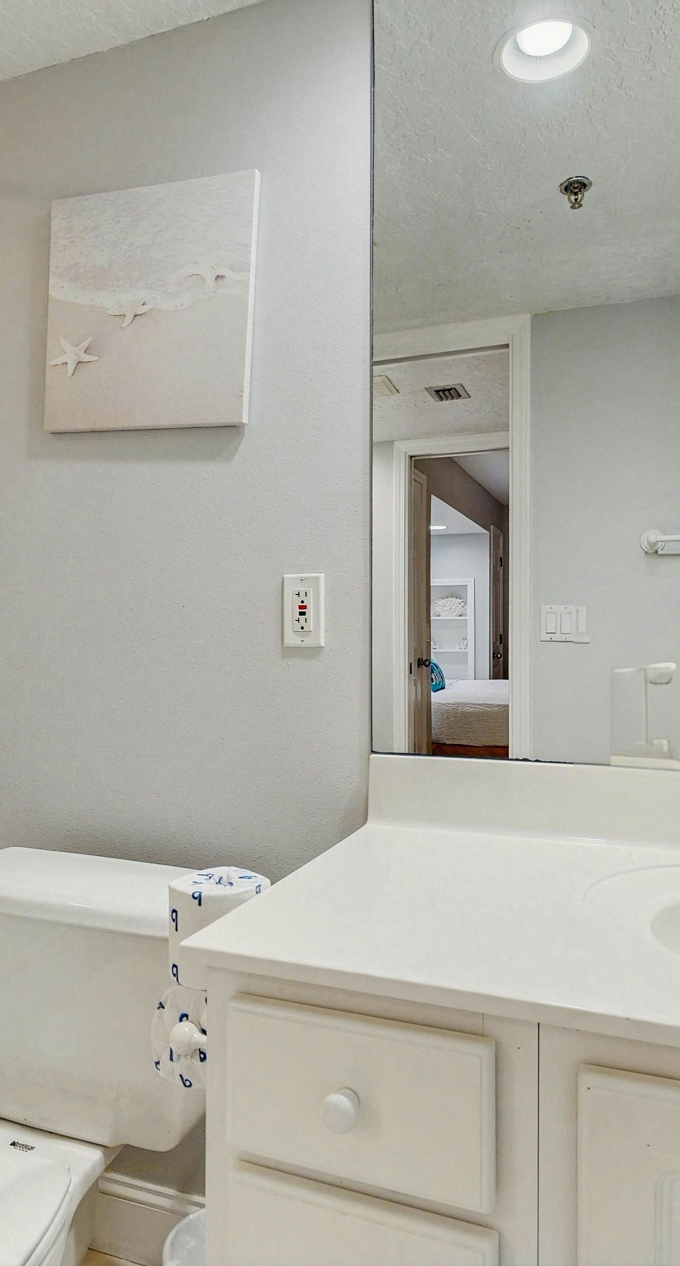 15th Floor Stunning Condo, Splash pad w/ multiple pools & hot tub