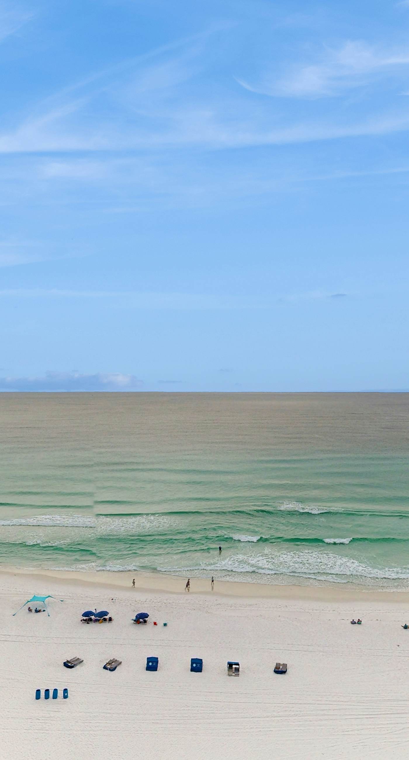 15th Floor Stunning Condo, Splash pad w/ multiple pools & hot tub