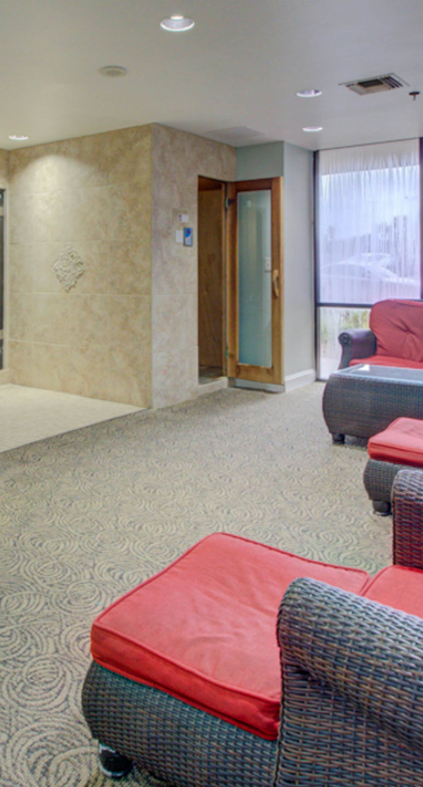 15th Floor Stunning Condo, Splash pad w/ multiple pools & hot tub