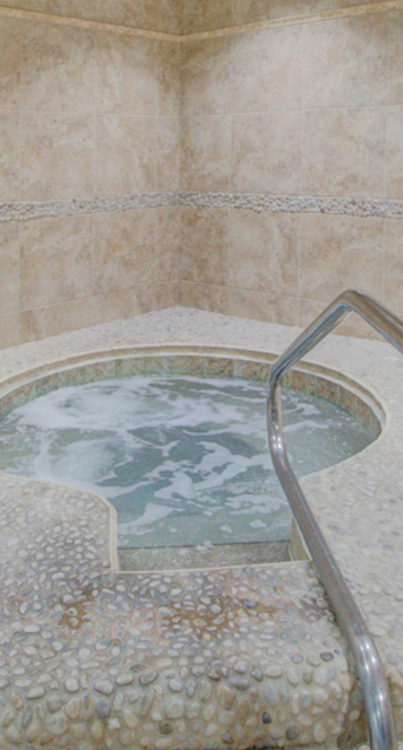 15th Floor Stunning Condo, Splash pad w/ multiple pools & hot tub