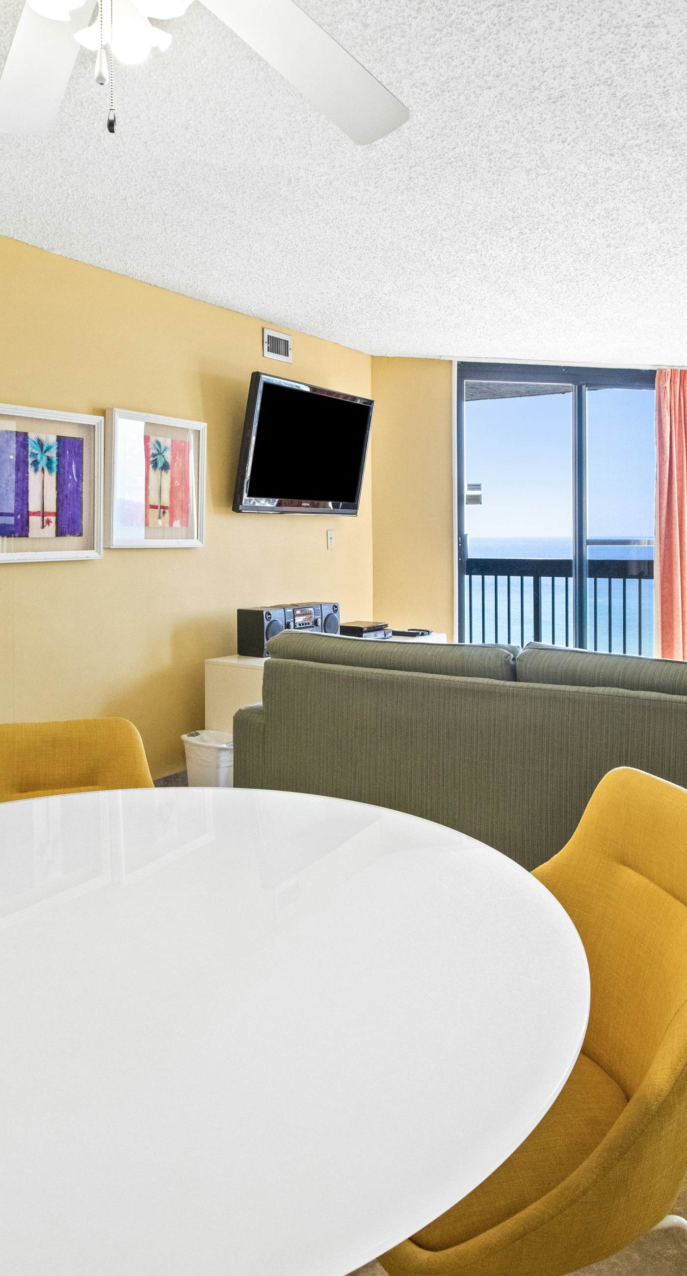 Open Unit, On-site pool w/ hot tub/splash pad, Restaurant/bar, water view