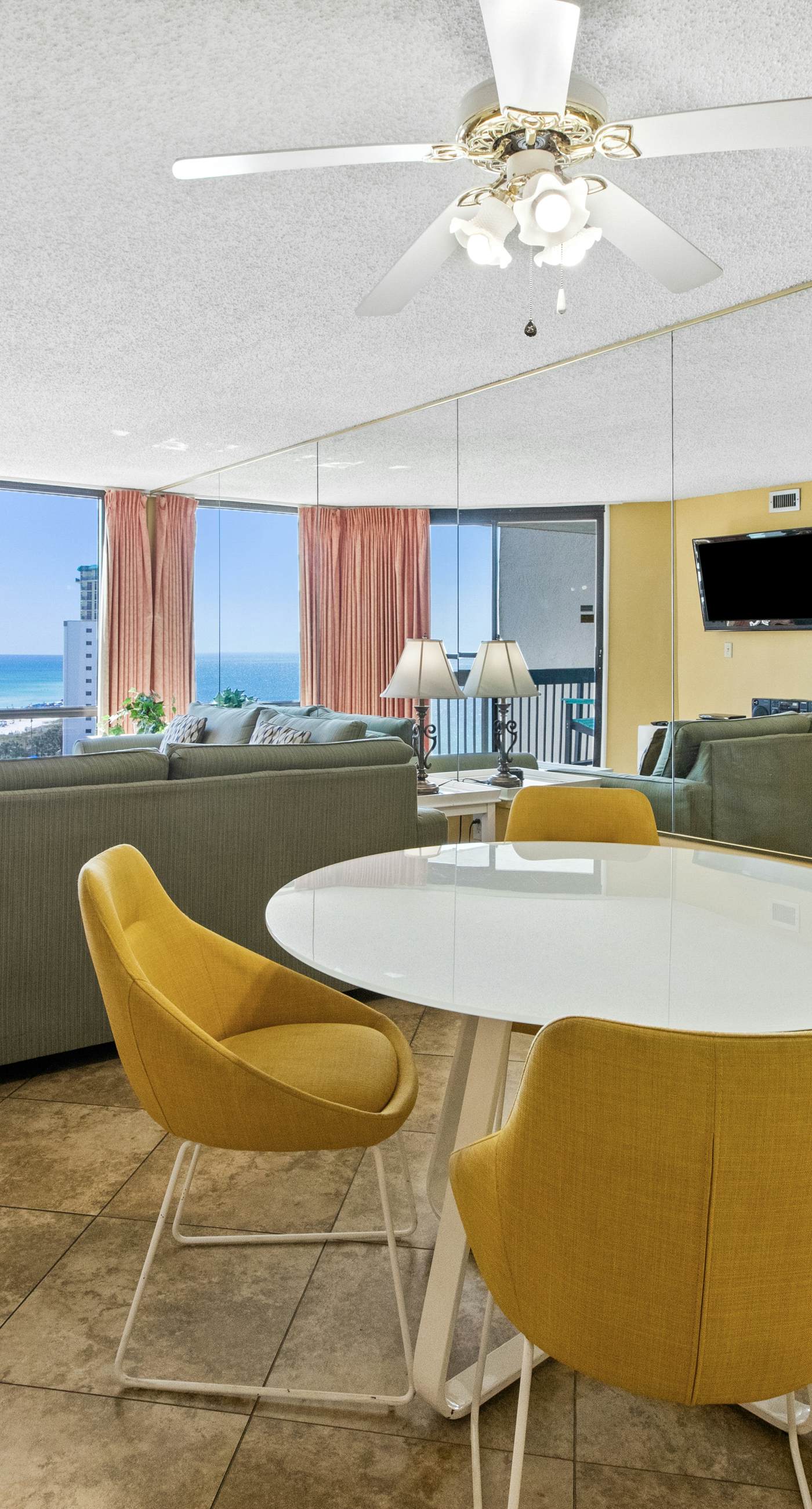 Open Unit, On-site pool w/ hot tub/splash pad, Restaurant/bar, water view