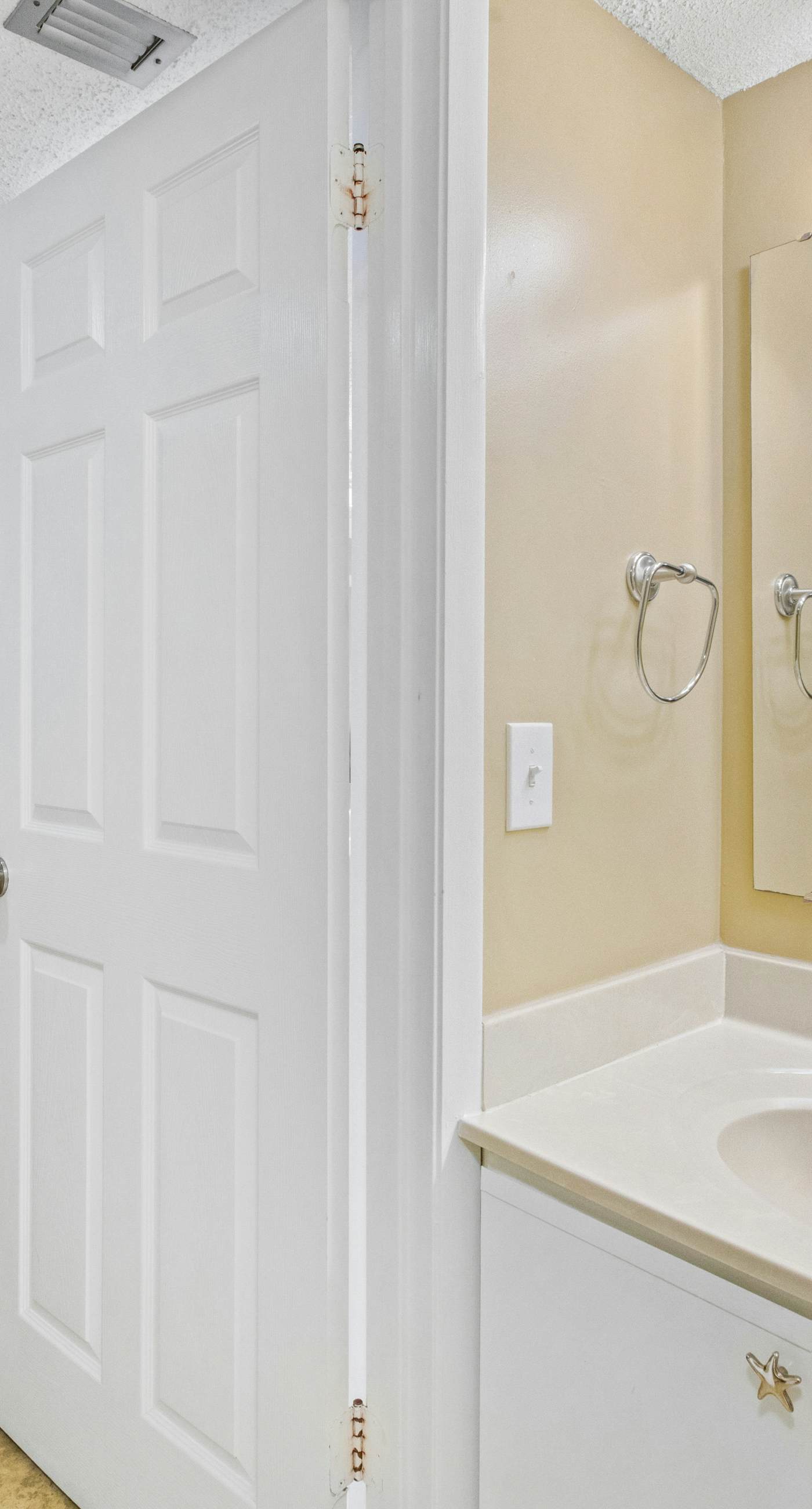 Open Unit, On-site pool w/ hot tub/splash pad, Restaurant/bar, water view