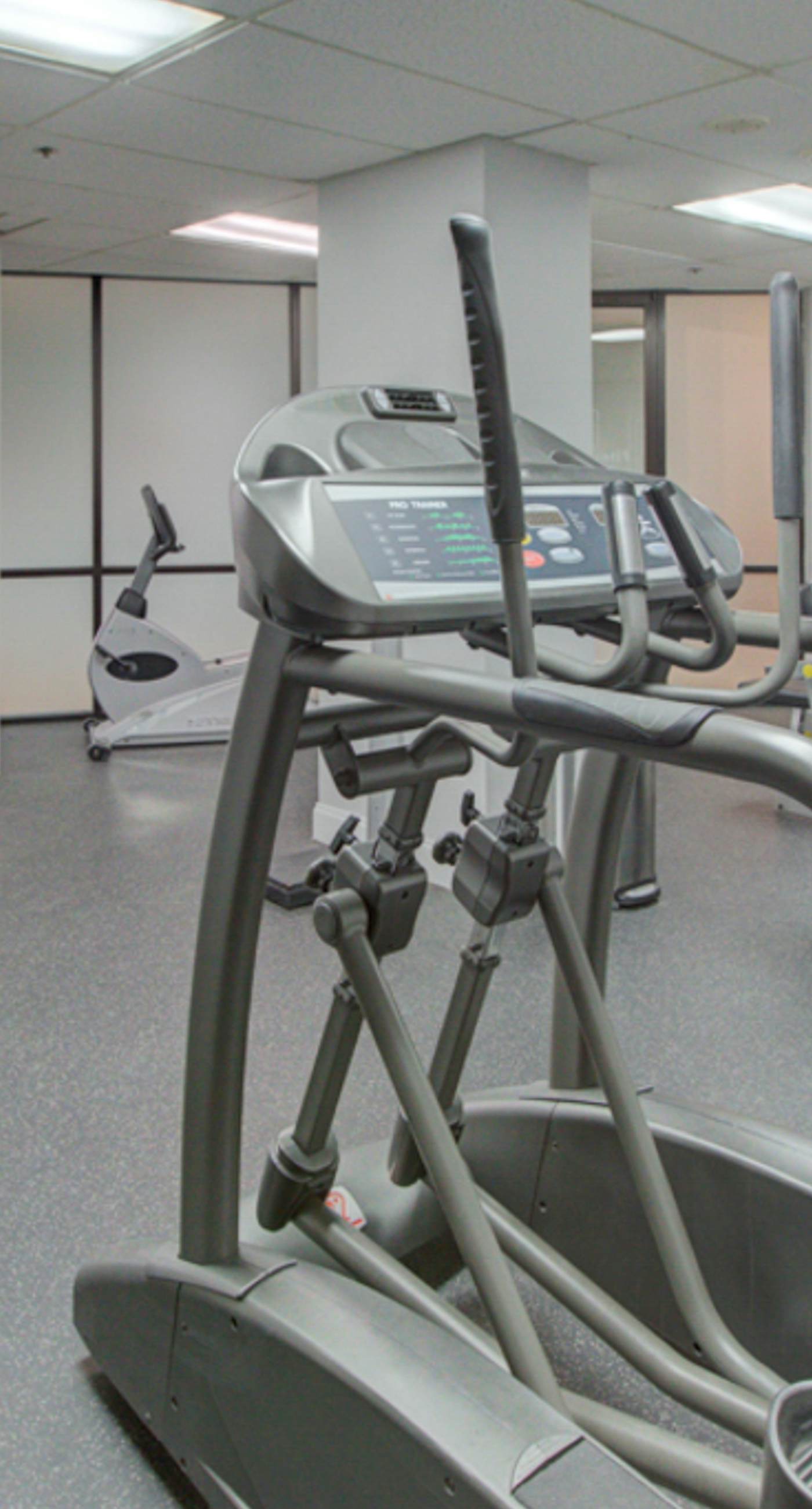 14th Floor Airy Condo, On-site bar & restaurant, Pool w/ splash pad