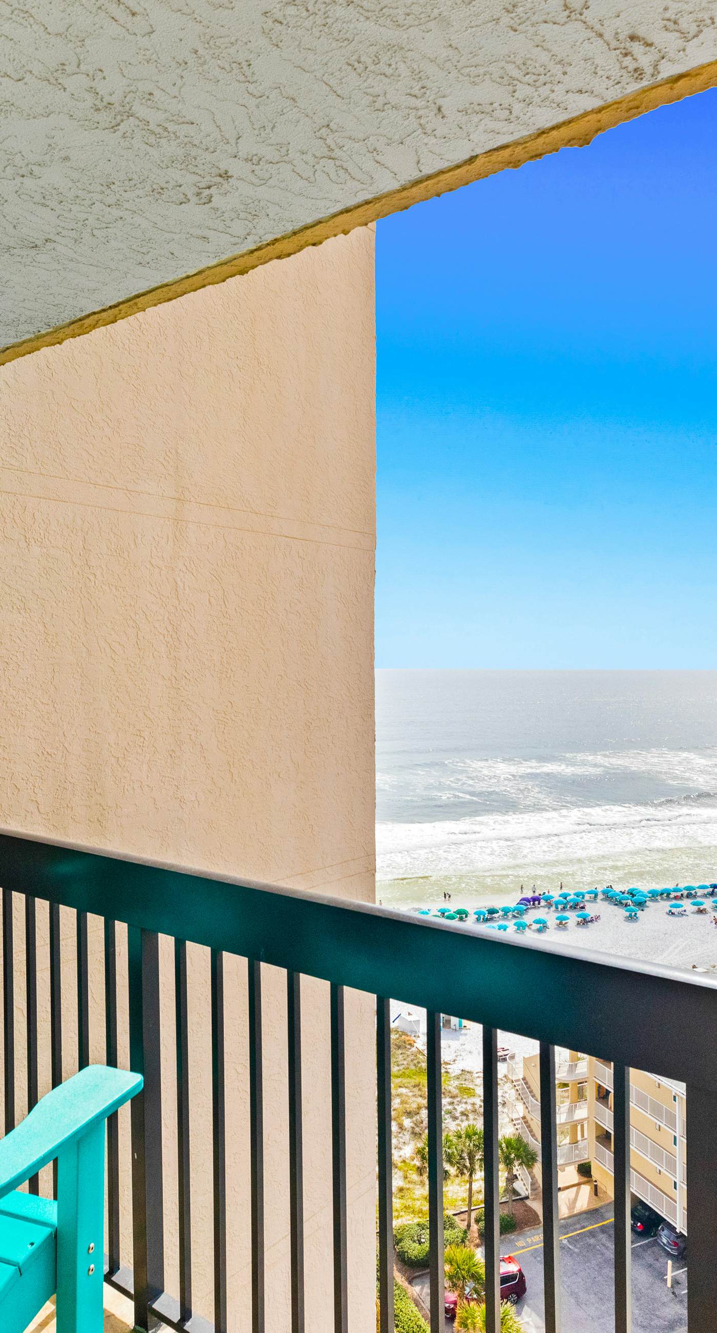 15th Floor Condo with Multiple Shared Pools, Sauna, Splash Pad, and Sauna