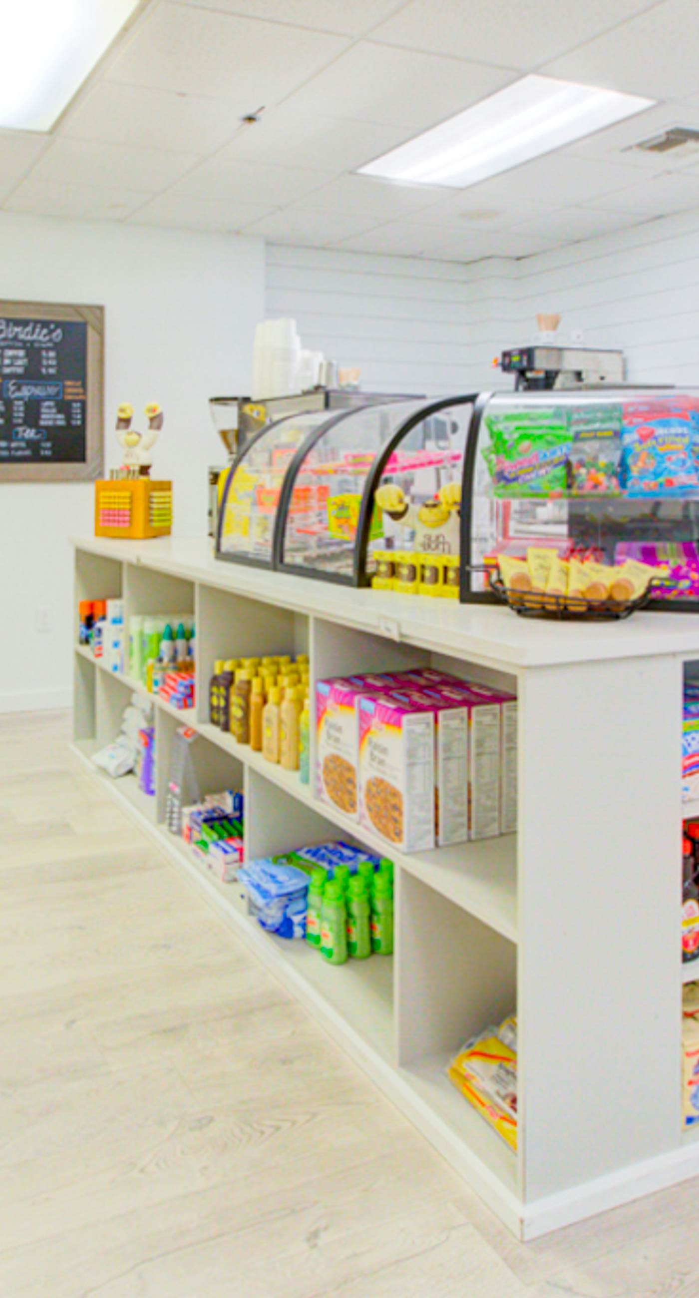 15th Floor Condo with Multiple Shared Pools, Sauna, Splash Pad, and Sauna